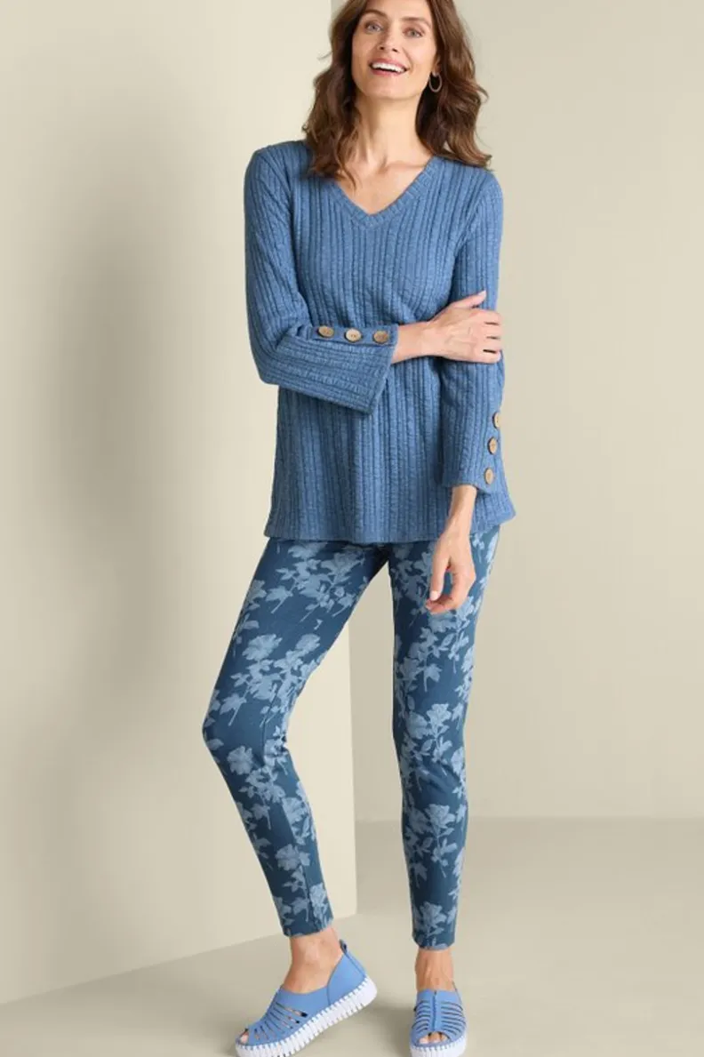 Blusas · Túnicas y Leggings - Túnica Tejida Goldie con Diseño Versátil | Conjunto Cómodo de Soft Surroundings