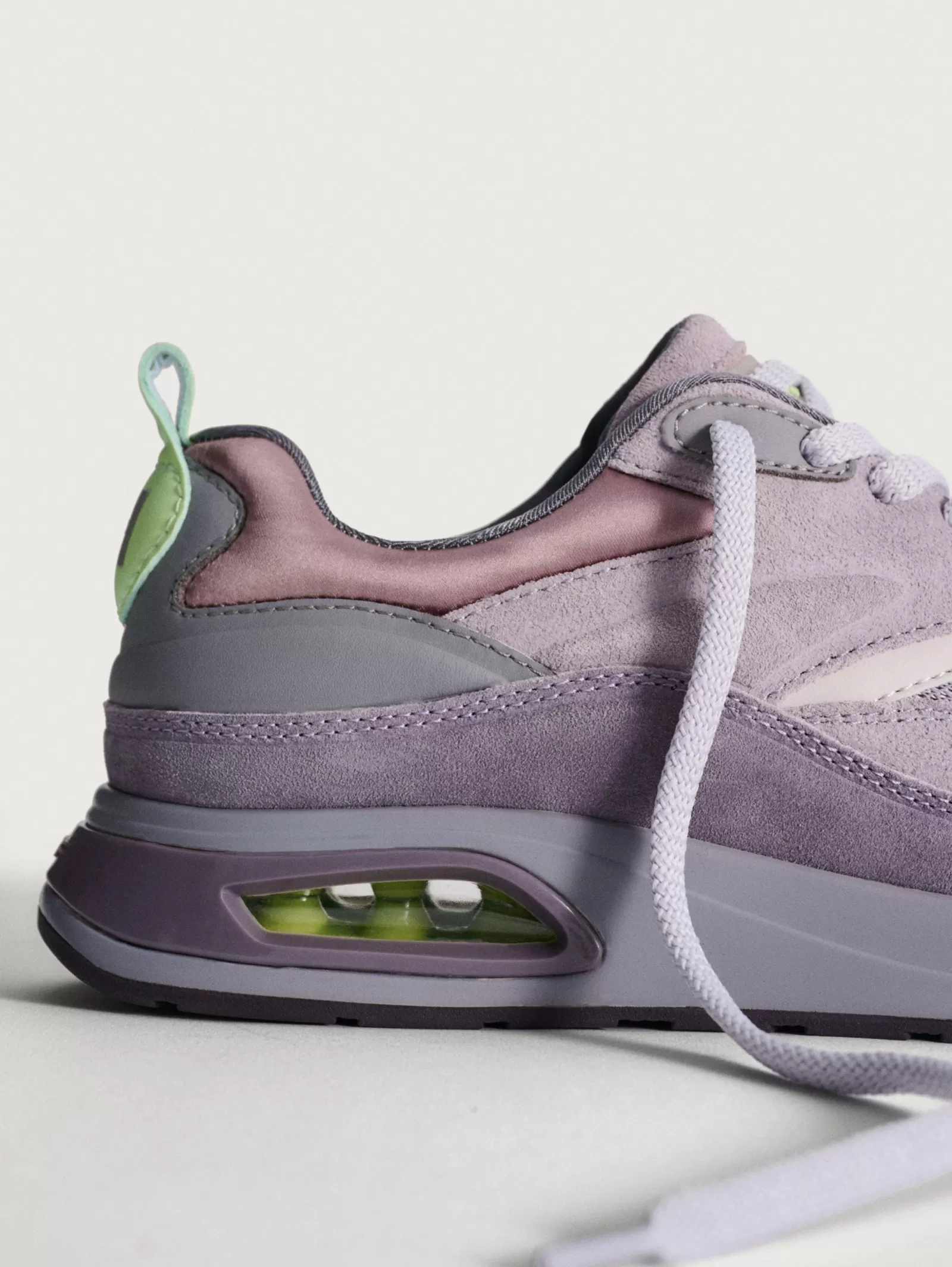 Zapatillas Deportivas HOFF GUELL para Mujer - Estilo Urbano y Comodidad en Cada Paso