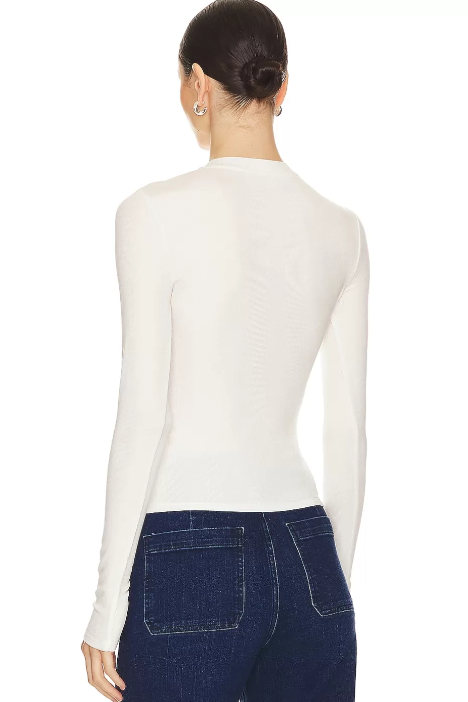 Camiseta Térmica Hailey | Prenda Casual de Invierno por Lovers + Friends Colección 2024
