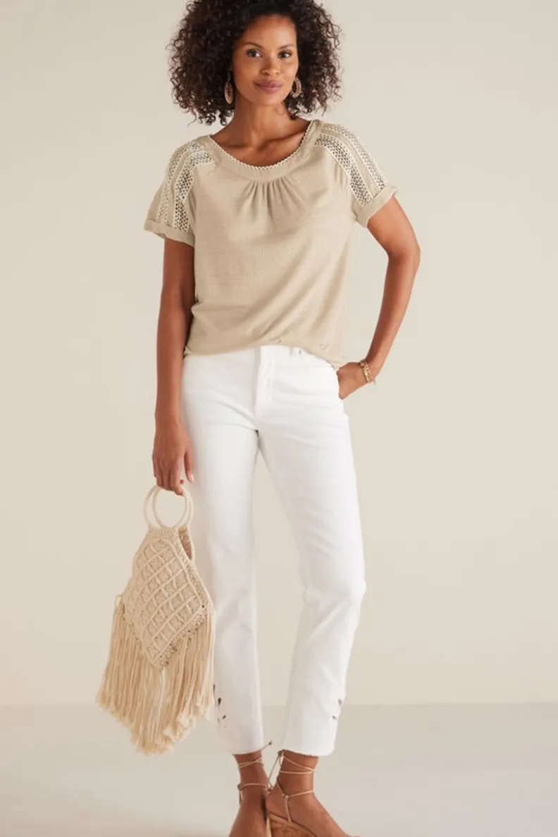 Blusa Casual Halle de Soft Surroundings - Manga Corta en Tono Taupe Claro con Ajuste Suave