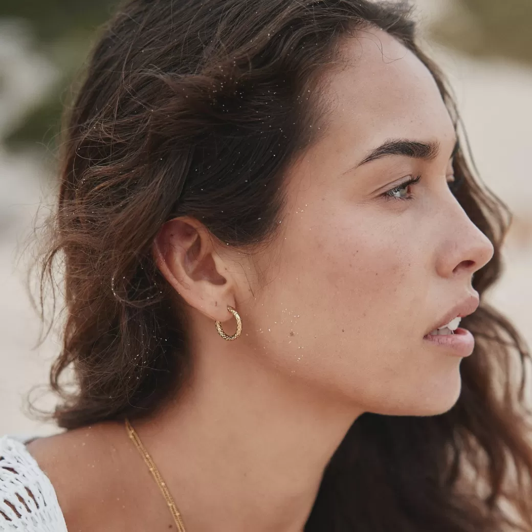Aretes de Aro Martillados Artesanales - Joyería Atolea Edición Especial