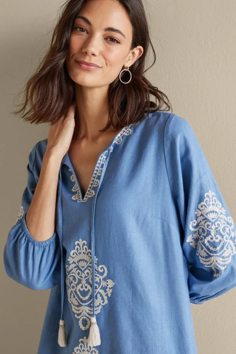 Vestido midi de mezcla de lino Hasana - Azul Río con diseño sofisticado y confortable para ocasiones cotidianas