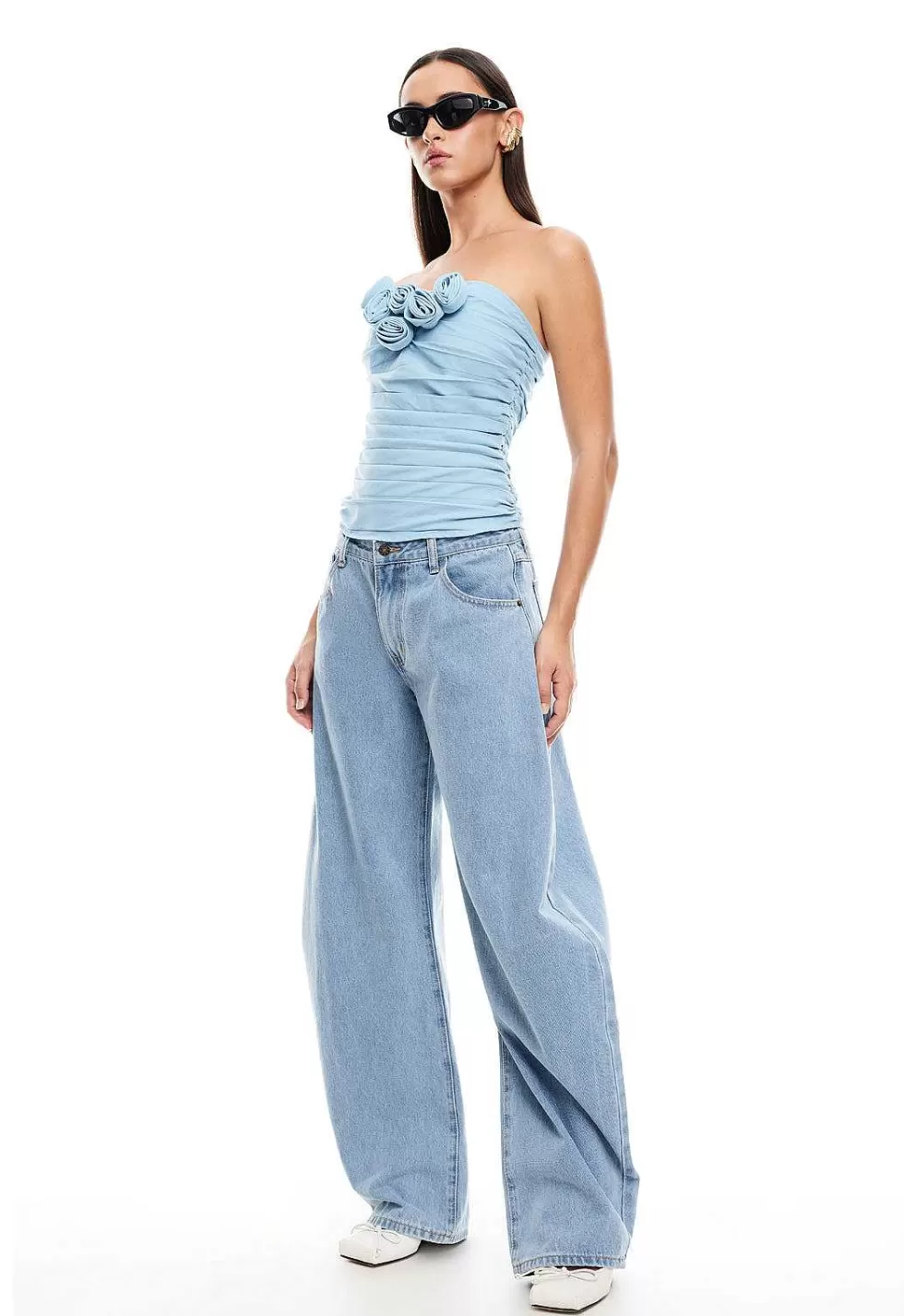 Vaquera Leona Jeans Herradura - Modelo Exclusivo para Compra Online

Jeans Leona Herradura Edición Limitada - Corte Comfort Mujer +Envío Rápido

Leona Jeans con Diseño Herradura Decorativa - Estilo Único Disponible en Web
