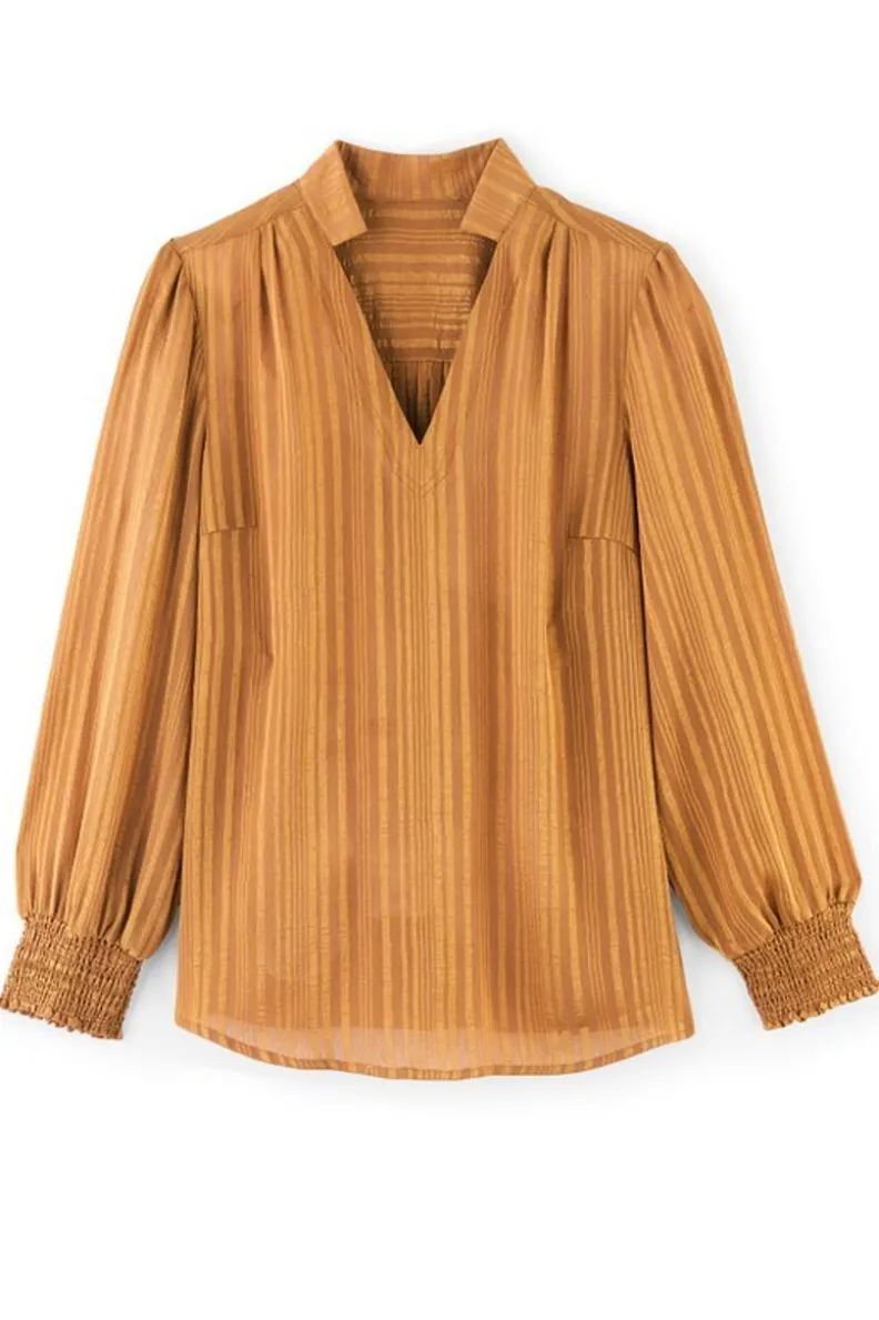 Blusa Jocelyn - Elegancia Casual con Tejido Nuboso de Confort Supremo