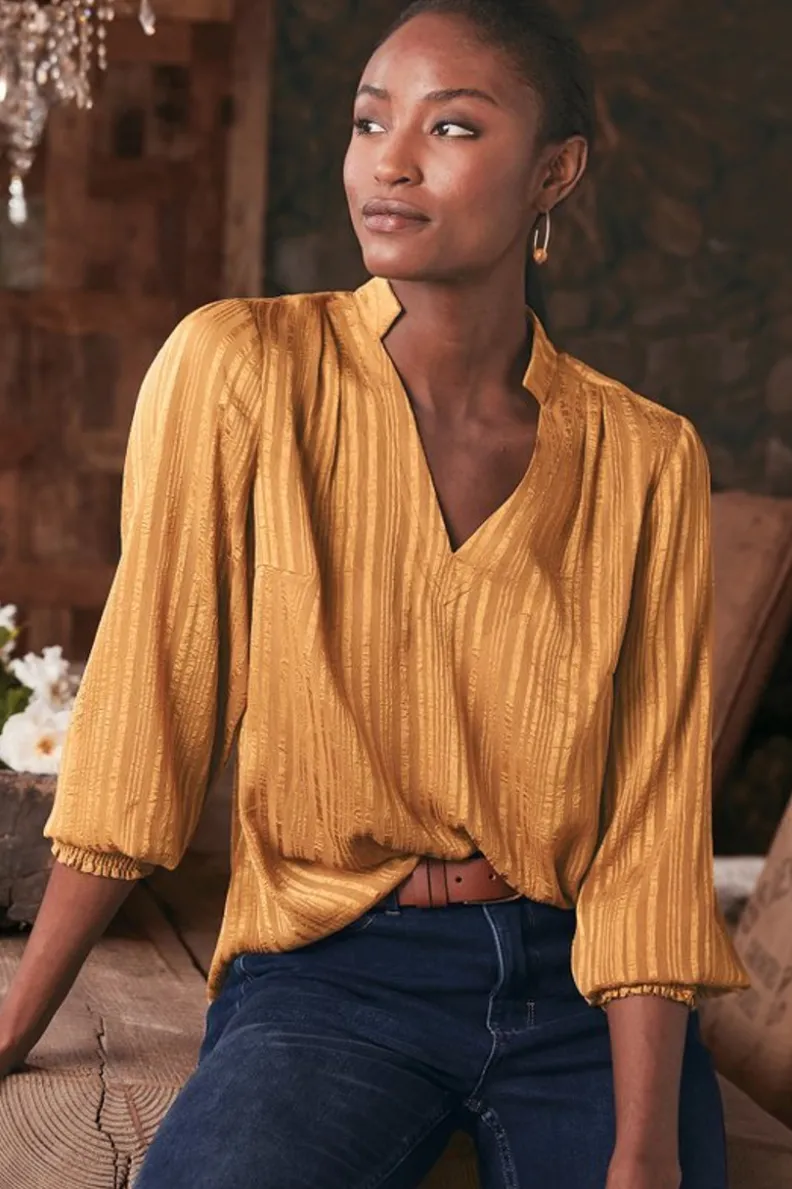 Blusa Jocelyn - Elegancia Casual con Tejido Nuboso de Confort Supremo