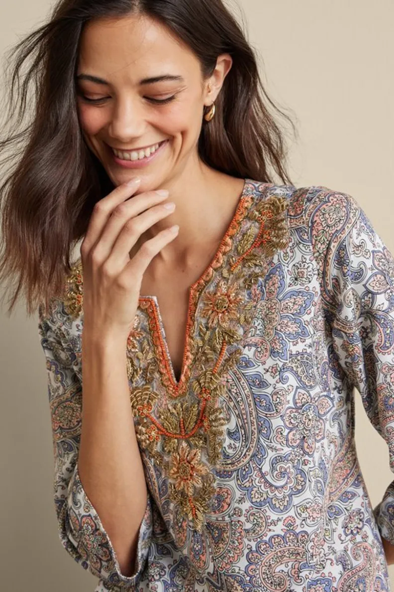 Túnicas Primaverales con Detalles Bordados Kaimana - Conjunto Elegante de Tops y Leggings | Soft Surroundings