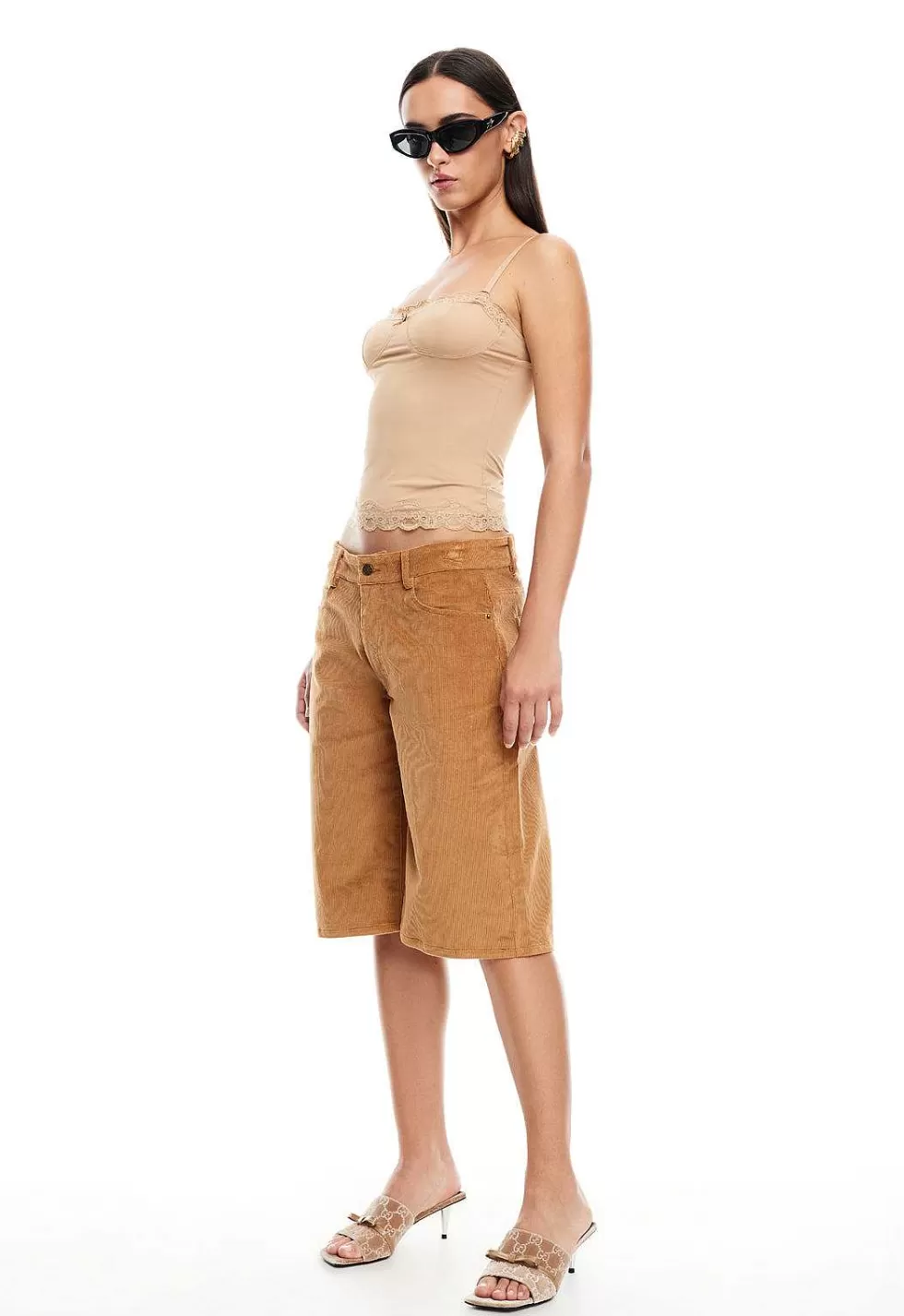 León Dorado: Shorts Denim Kurt Élite - Estilo versátil para looks urbanos