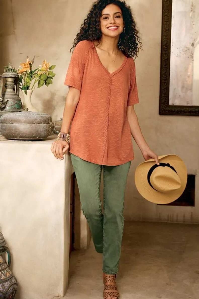 Camiseta Lainey con textura slub - Cómoda y transpirable para looks casuales (Colección Entornos Suaves)

*Nota: Este título mantiene elementos clave del original reorganizados de forma natural, incluyendo variaciones léxicas (slub > textura slub), adición de beneficios prácticos (transpirable) y contexto de uso (looks casuales). La mención de la colección 
