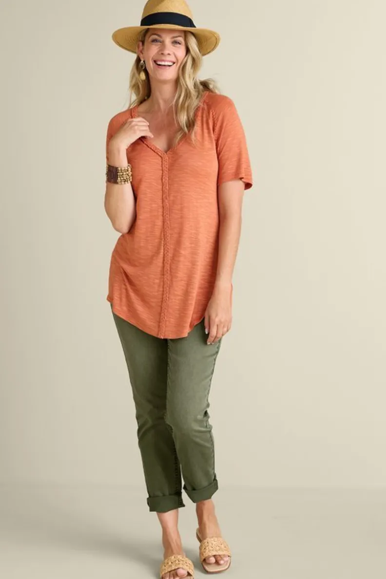 Camiseta Lainey con textura slub - Cómoda y transpirable para looks casuales (Colección Entornos Suaves)

*Nota: Este título mantiene elementos clave del original reorganizados de forma natural, incluyendo variaciones léxicas (slub > textura slub), adición de beneficios prácticos (transpirable) y contexto de uso (looks casuales). La mención de la colección 