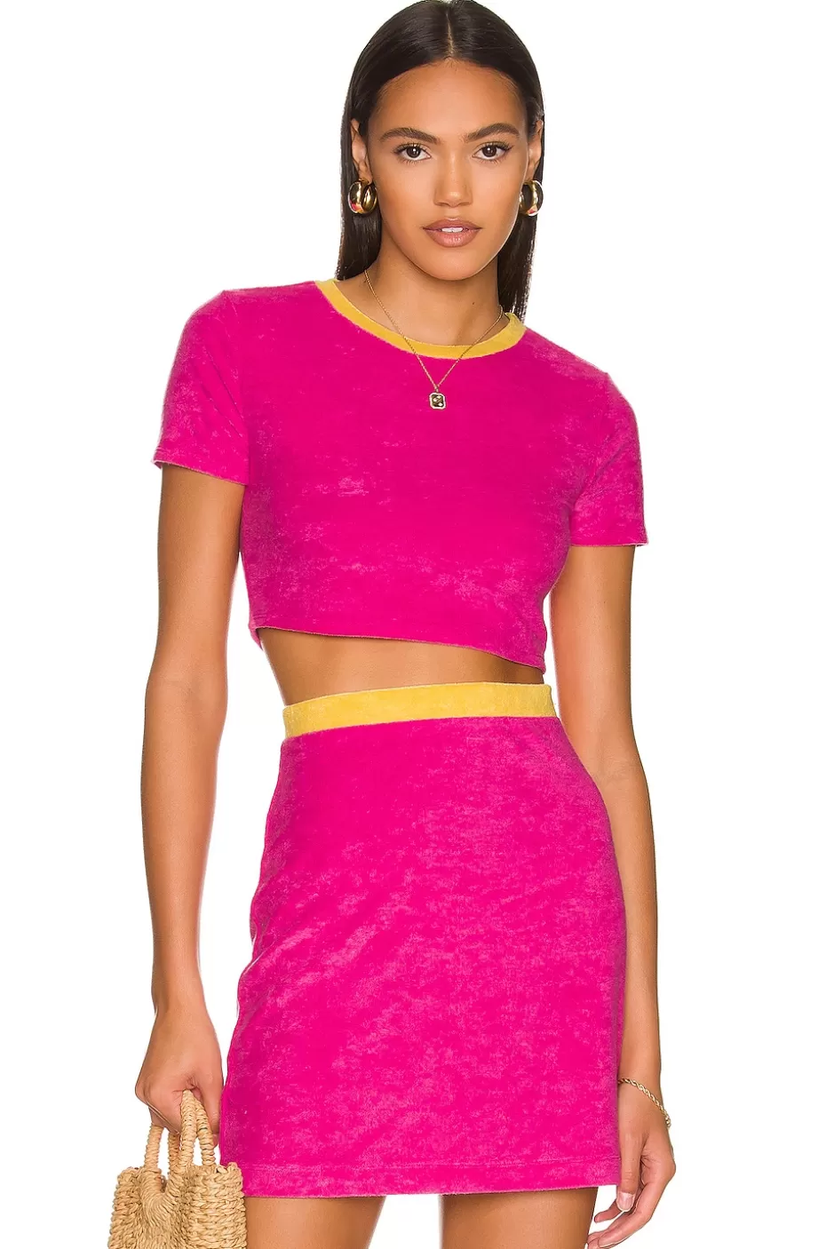 Blusa corta de lana con diseño moderno - Lovers & Friends Collection 

Top tejido en lana suave para looks casuales - Estilo Friends+Lovers 

Crop top acanalado de punto fino - Lovers Friends Edition 

Prenda superior en lana merino - Diseño exclusivo Lovers+Friends 

Blusón corto de invierno con ajuste cómodo - Colección Amigas+Amantes