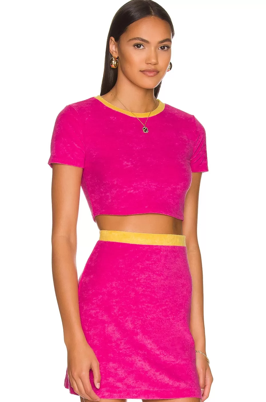 Blusa corta de lana con diseño moderno - Lovers & Friends Collection 

Top tejido en lana suave para looks casuales - Estilo Friends+Lovers 

Crop top acanalado de punto fino - Lovers Friends Edition 

Prenda superior en lana merino - Diseño exclusivo Lovers+Friends 

Blusón corto de invierno con ajuste cómodo - Colección Amigas+Amantes