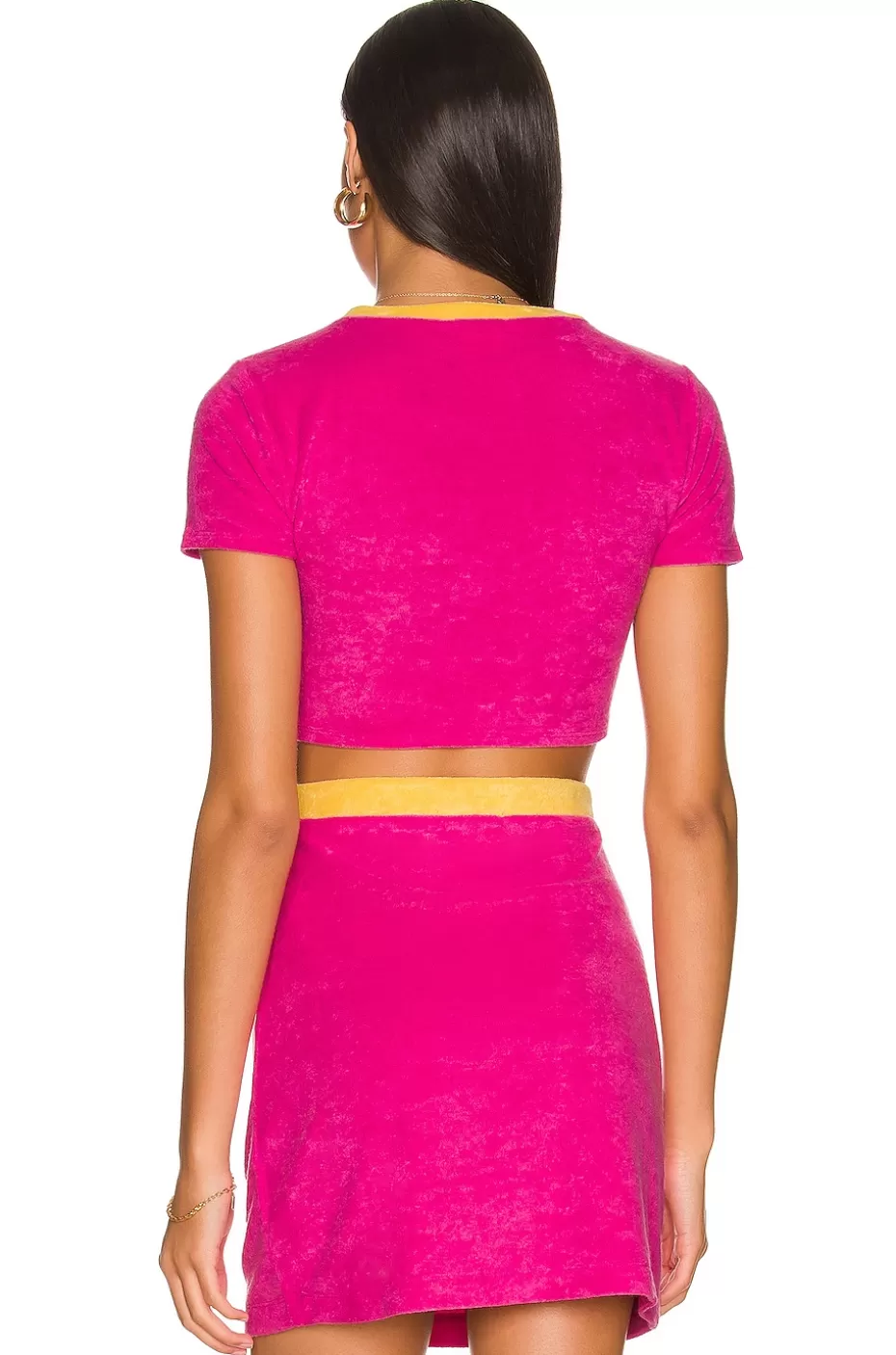 Blusa corta de lana con diseño moderno - Lovers & Friends Collection 

Top tejido en lana suave para looks casuales - Estilo Friends+Lovers 

Crop top acanalado de punto fino - Lovers Friends Edition 

Prenda superior en lana merino - Diseño exclusivo Lovers+Friends 

Blusón corto de invierno con ajuste cómodo - Colección Amigas+Amantes