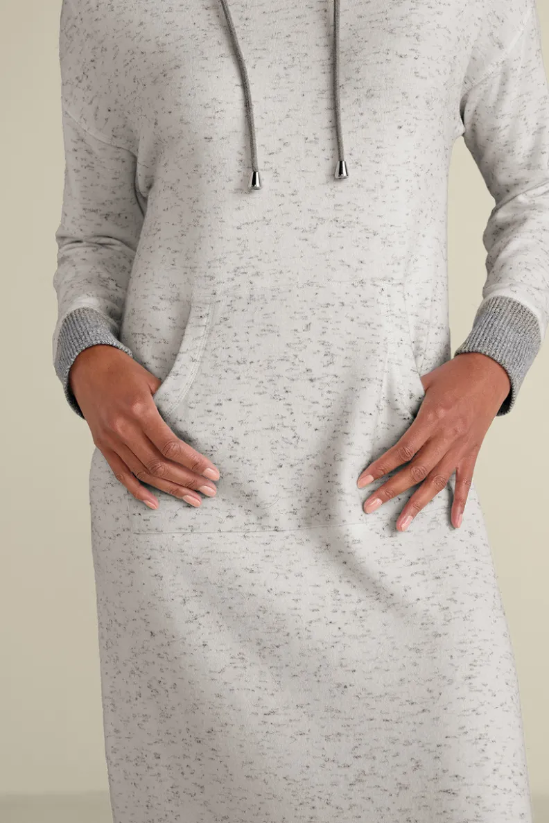 Sofisticada Bata de Descanso Blanco/Gris - Comodidad Absoluta para Días Tranquilos | Colección Soft Surroundings 

(：，