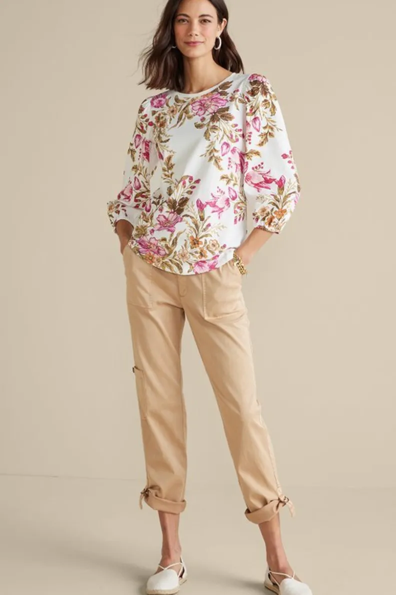 Blusa Lesley con Peonías Artísticas - Diseño Suave y Flores Pintadas a Mano