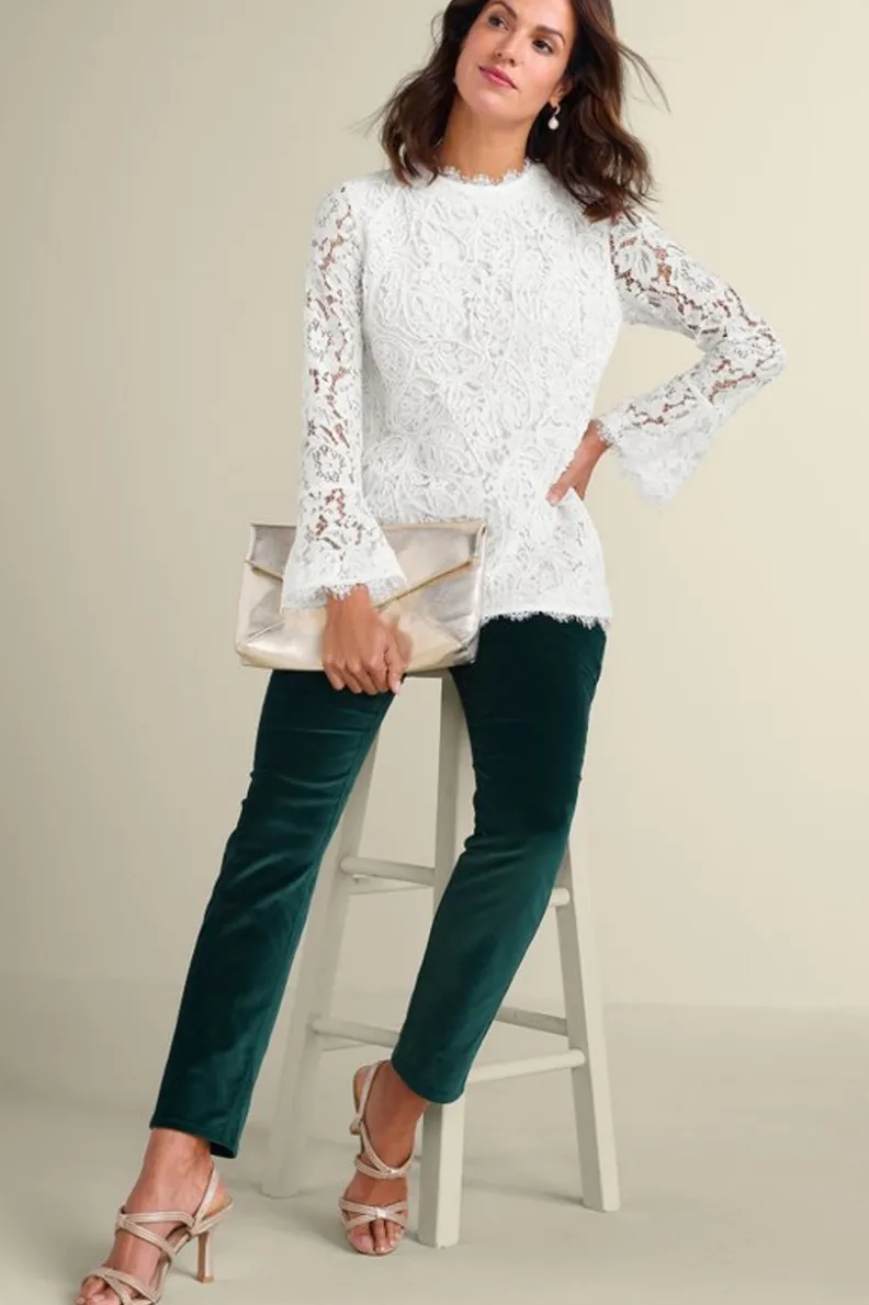 Blusa Aire Suave - Encaje Lilith en Blanco Puro, Diseño Femenino con Detalles Delicados