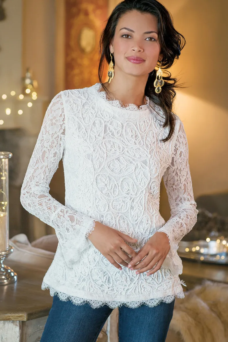 Blusa Aire Suave - Encaje Lilith en Blanco Puro, Diseño Femenino con Detalles Delicados