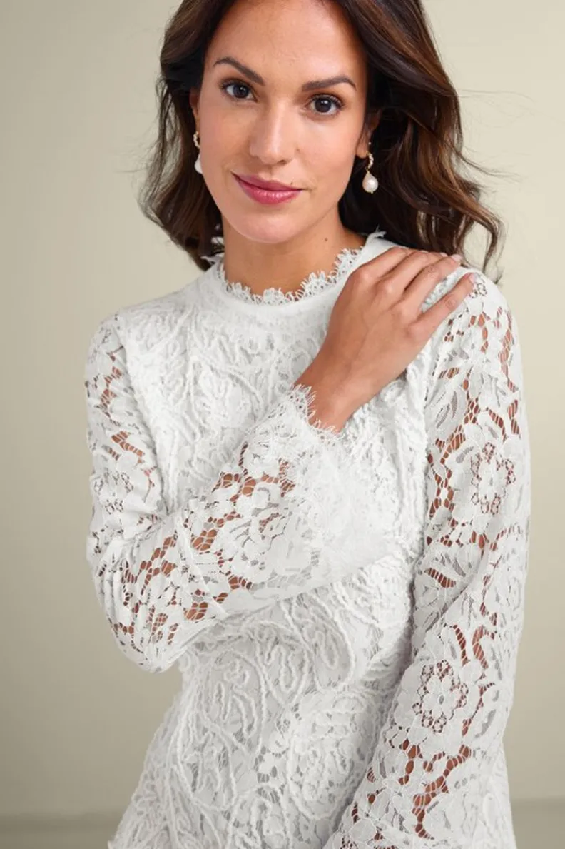 Blusa Aire Suave - Encaje Lilith en Blanco Puro, Diseño Femenino con Detalles Delicados