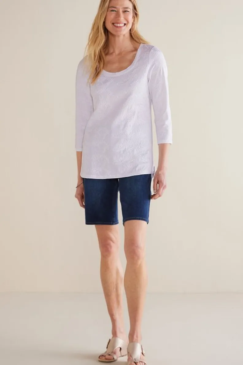 Camiseta Linnea Bordada de Manga Tres Cuartos - Diseño Cómodo en Azul Marino de Soft Surroundings