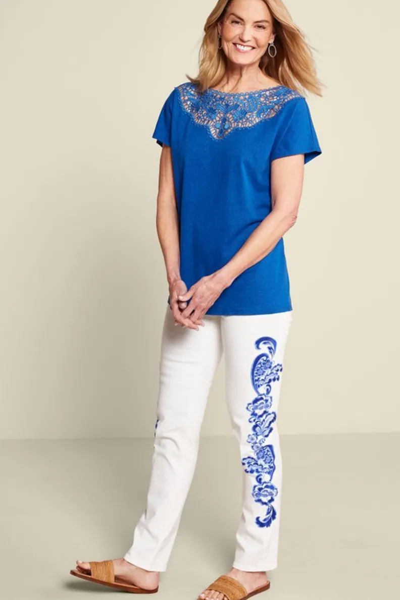 Camiseta Luella de Encaje Suave - Mezcla de Lino con Toques Zafiro · Entornos Delicados