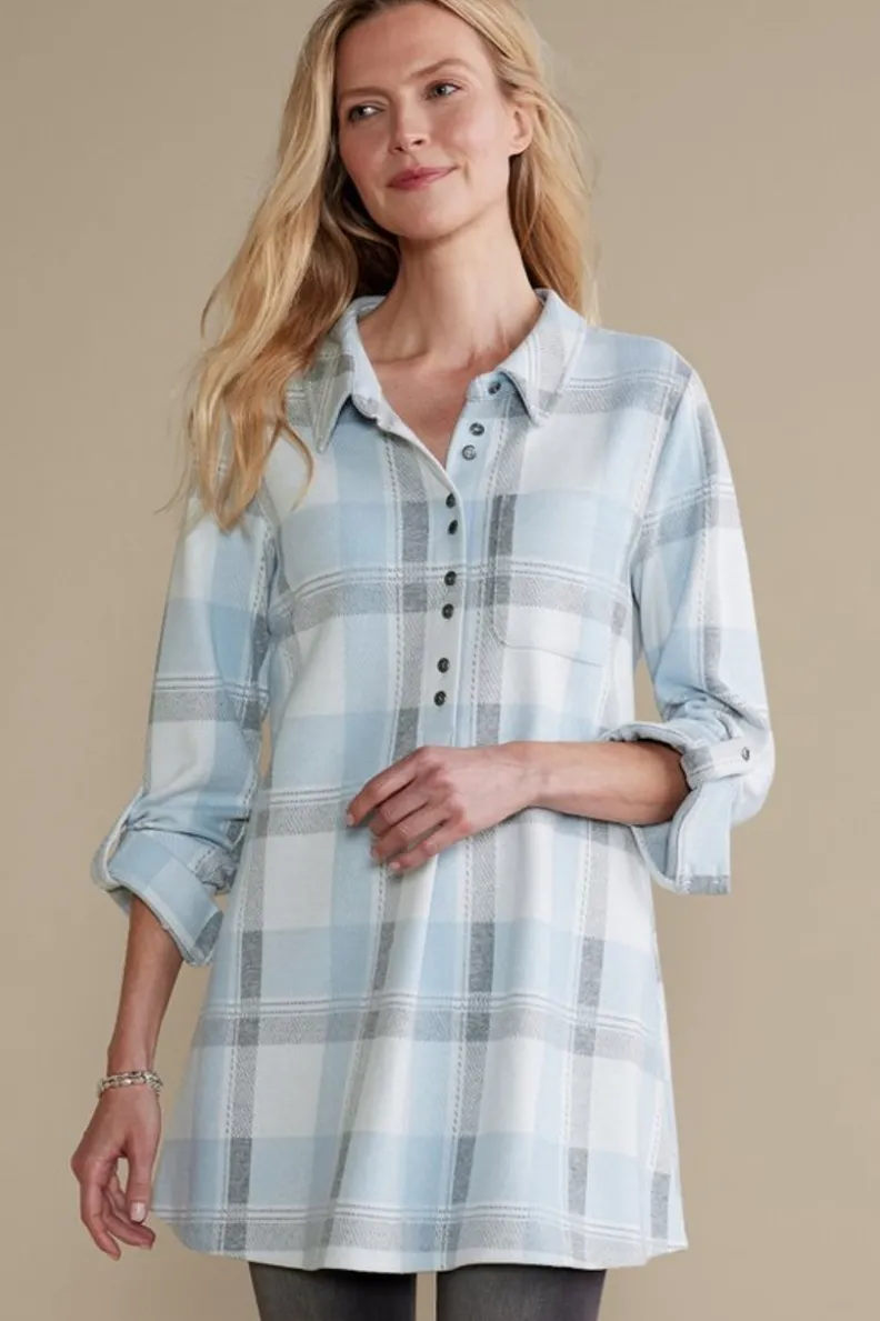 Blusa de Cuadros con Estilo Único - Colección Soft Surroundings Tops 

Diseño Exclusivo en Tejido Premium - Camiseta Estampada de Cuadros Moderna 

Prenda Versátil con Detalles en Contraste - Tops de Temporada en Estampado Tartán