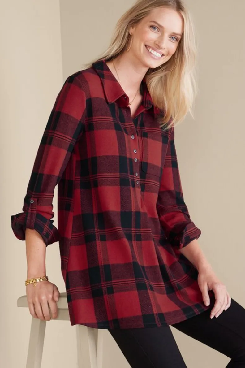 Blusa de Cuadros con Estilo Único - Colección Soft Surroundings Tops 

Diseño Exclusivo en Tejido Premium - Camiseta Estampada de Cuadros Moderna 

Prenda Versátil con Detalles en Contraste - Tops de Temporada en Estampado Tartán