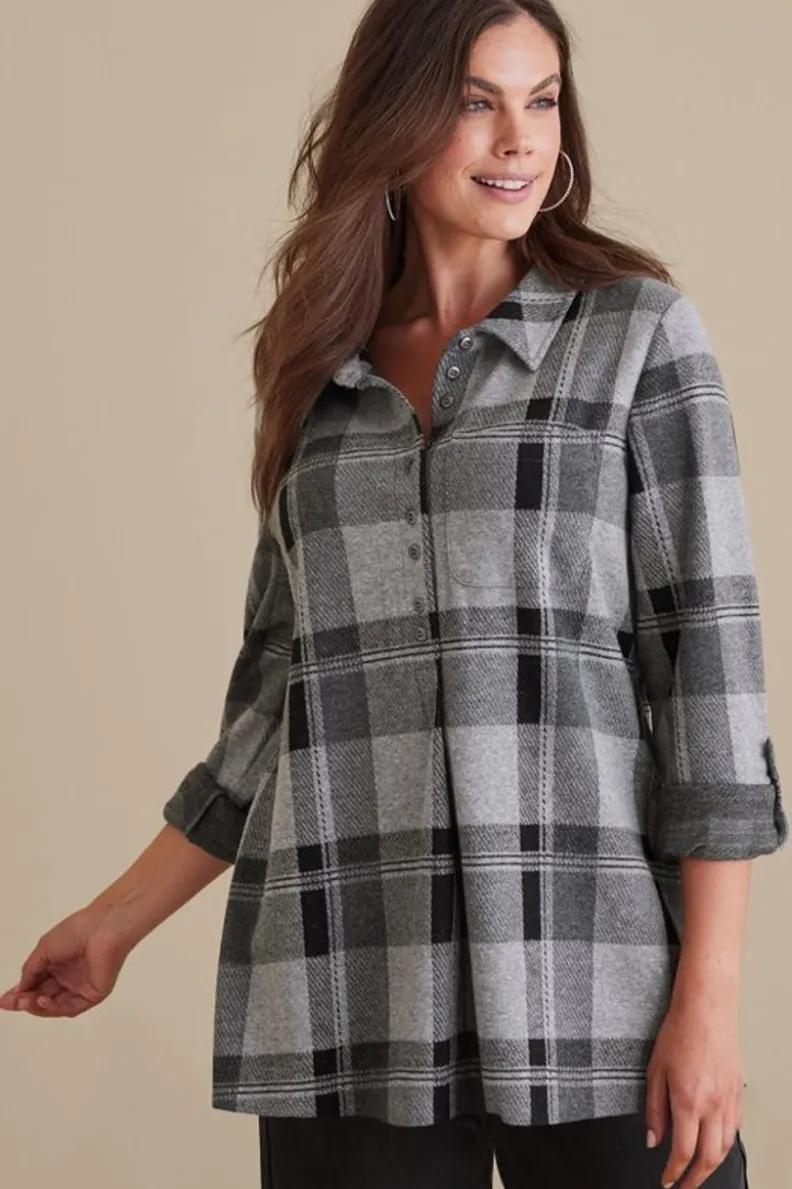 Blusa de Cuadros con Estilo Único - Colección Soft Surroundings Tops 

Diseño Exclusivo en Tejido Premium - Camiseta Estampada de Cuadros Moderna 

Prenda Versátil con Detalles en Contraste - Tops de Temporada en Estampado Tartán