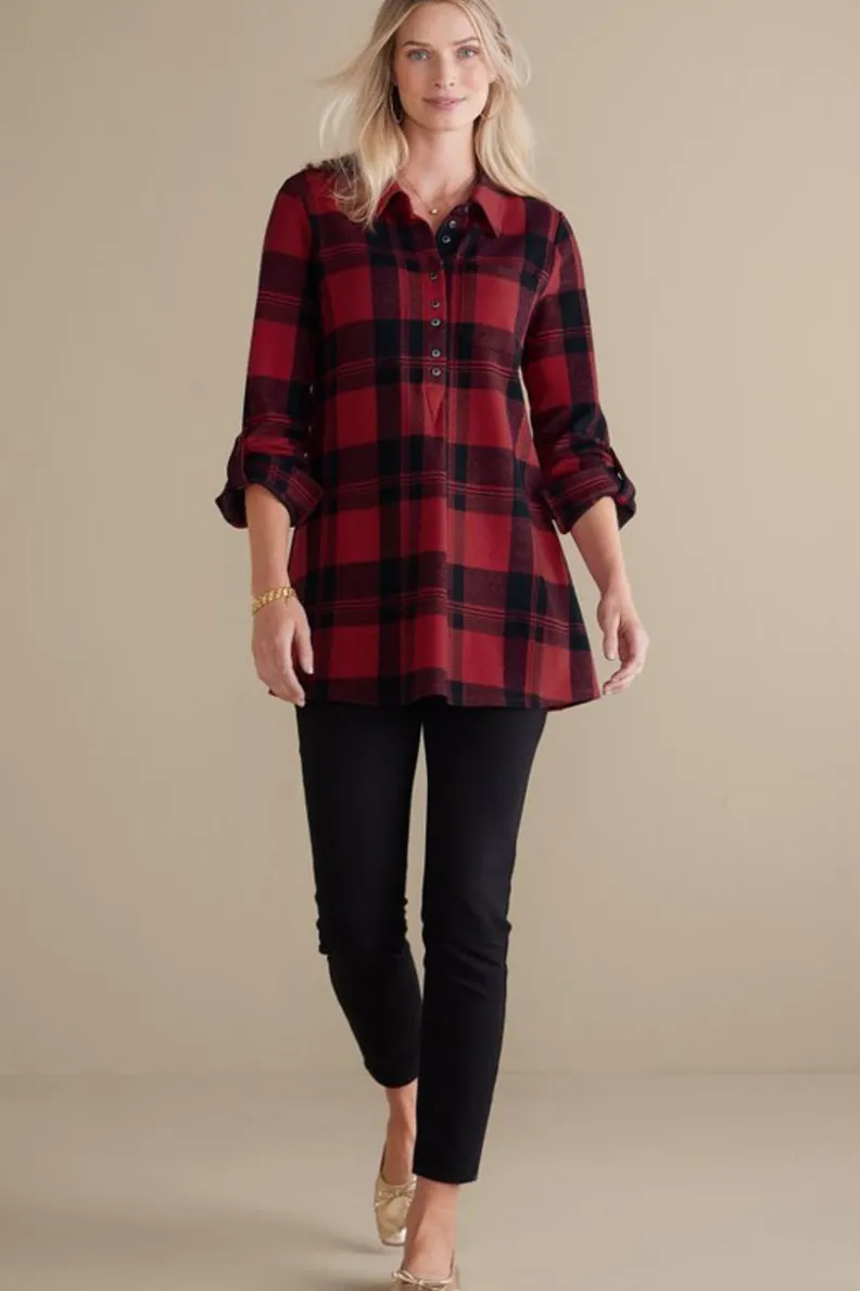 Blusa de Cuadros con Estilo Único - Colección Soft Surroundings Tops 

Diseño Exclusivo en Tejido Premium - Camiseta Estampada de Cuadros Moderna 

Prenda Versátil con Detalles en Contraste - Tops de Temporada en Estampado Tartán