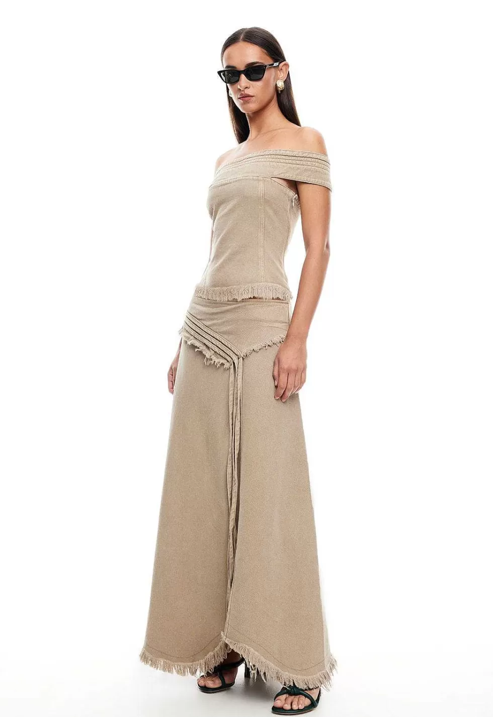 Falda Vaquera Lioness Madame - Estilo Urbano y Sensual | Última Tendencia en Jeans de Mujer