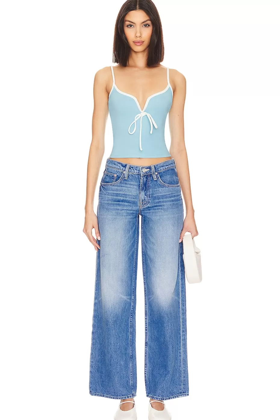 Amantes & Amigos Blusa Maddison - Elegancia Moderna para Momentos Especiales