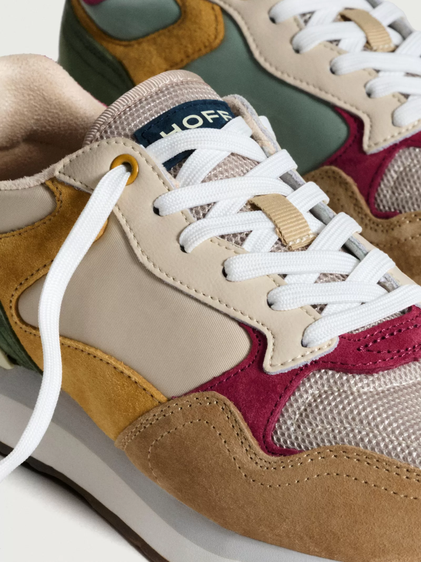 Zapatillas Deportivas HOFF Madrid para Mujer - Diseño Cómodo y Moderno