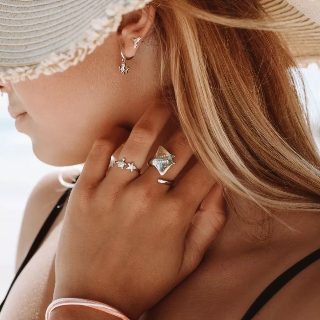 Anillo Elegante Inspirado en Mantarrayas - Colección Exclusiva Atolea Joyería | Envíos Rápidos Worldwide