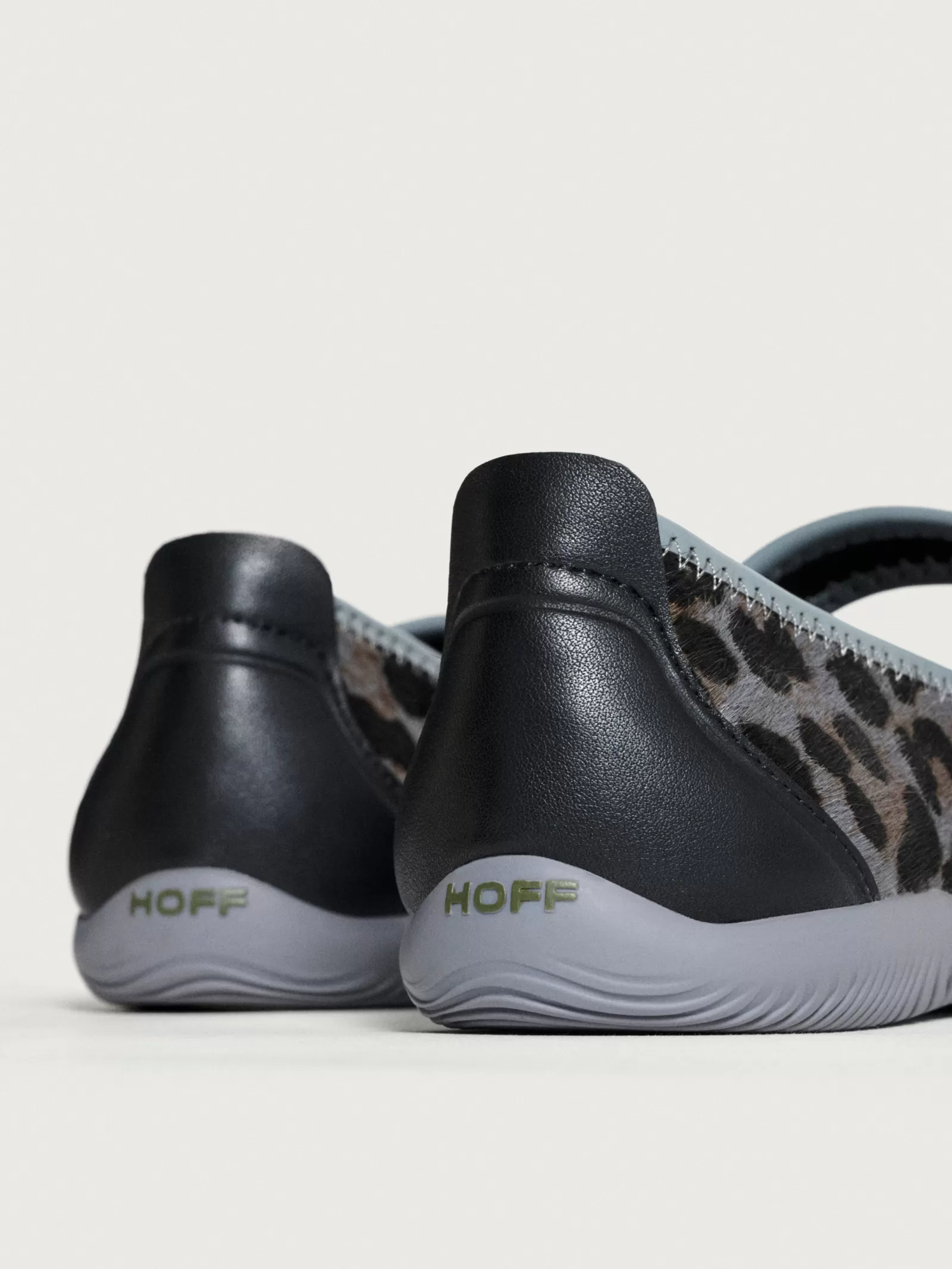 Zapatos Planos HOFF Mary Jane para Mujer - Estampado Animal en Gris con Diseño Scala