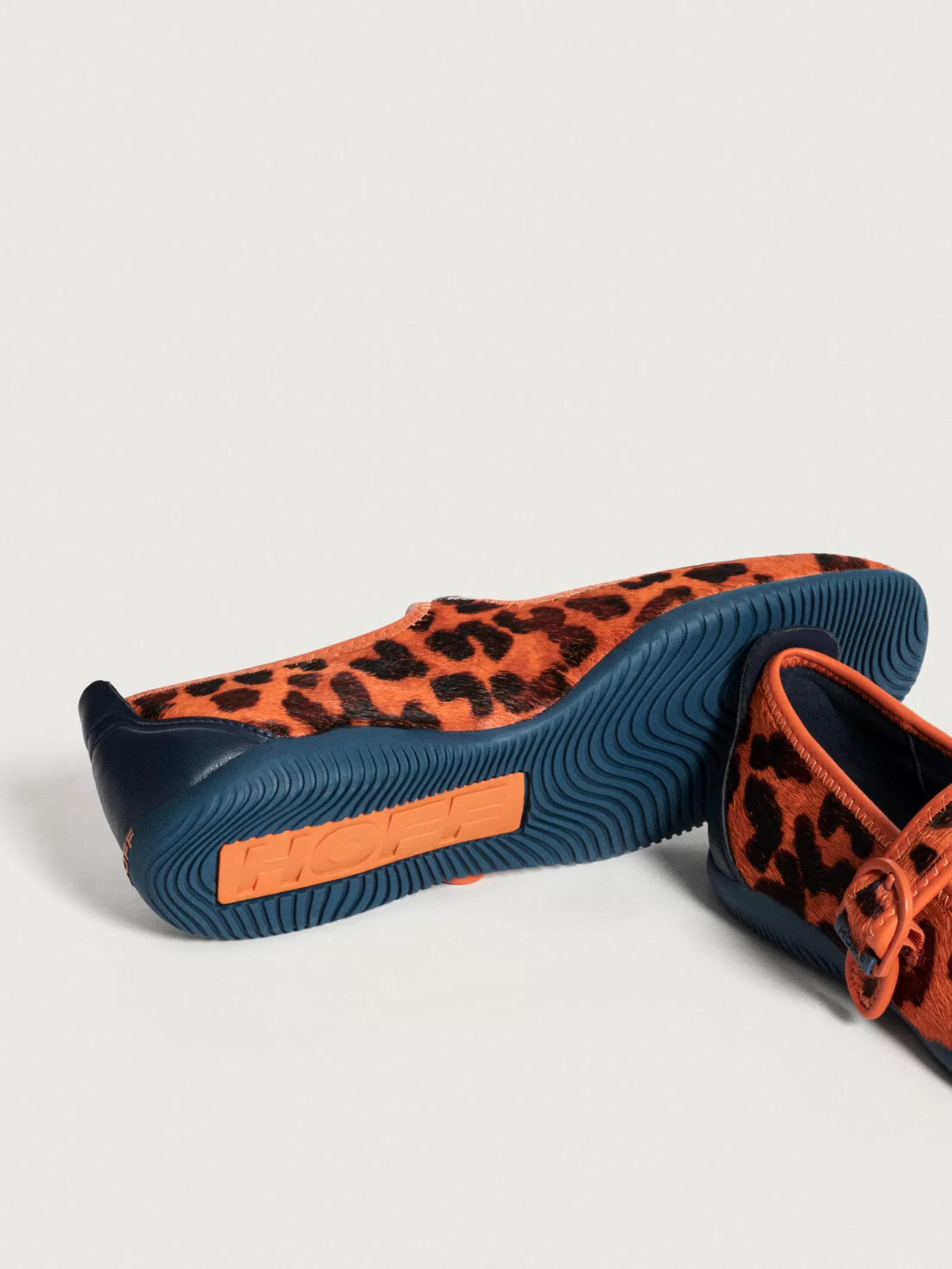 Zapatos Planos Mujer HOFF Mary Jane Scala - Estampado Animal en Naranja | Estilo Casual con Toque Salvaje