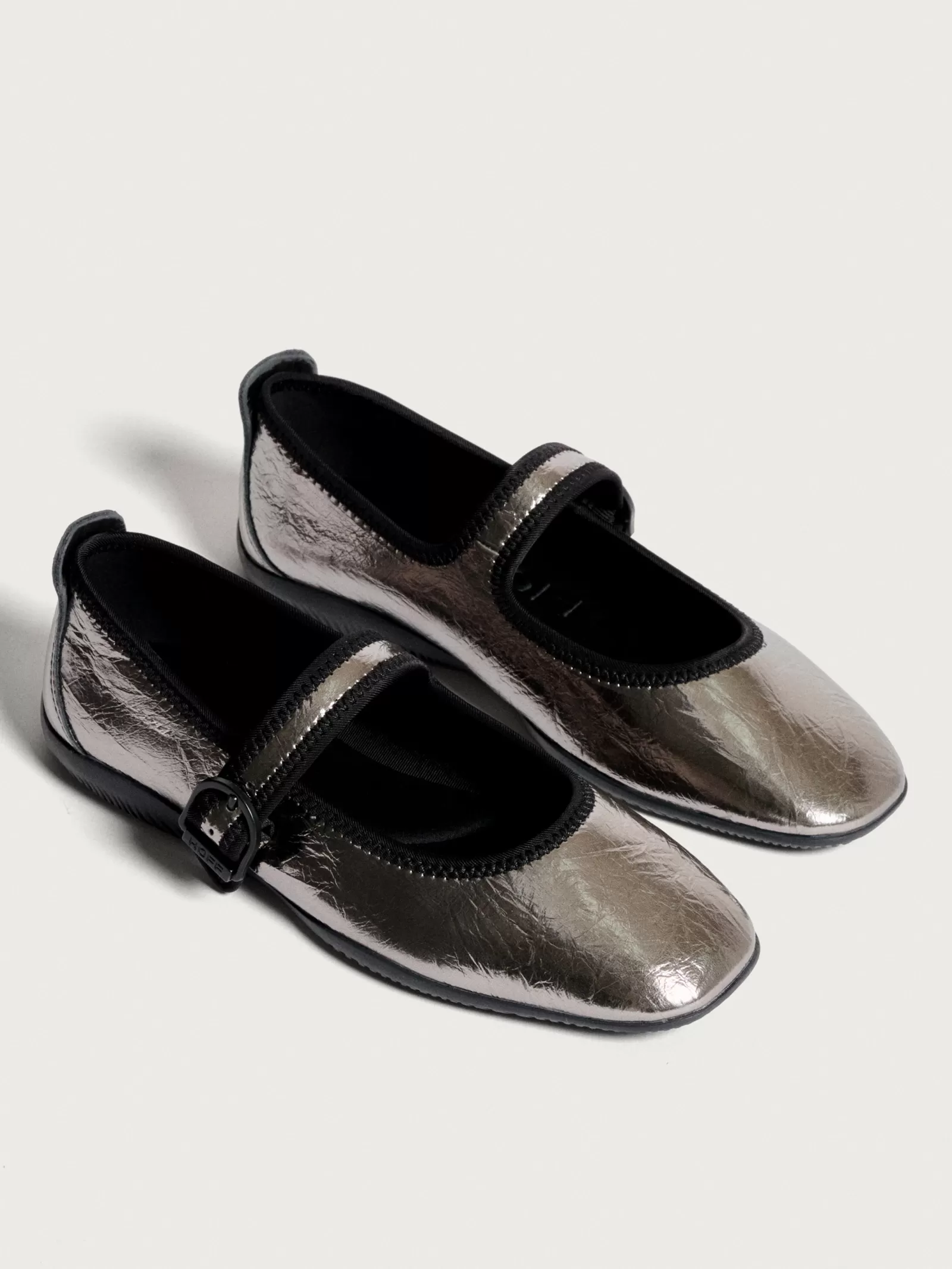 Zapatos Planos Mary Jane para Mujer - Estilo Clásico en Gris Scala con Detalles Modernos