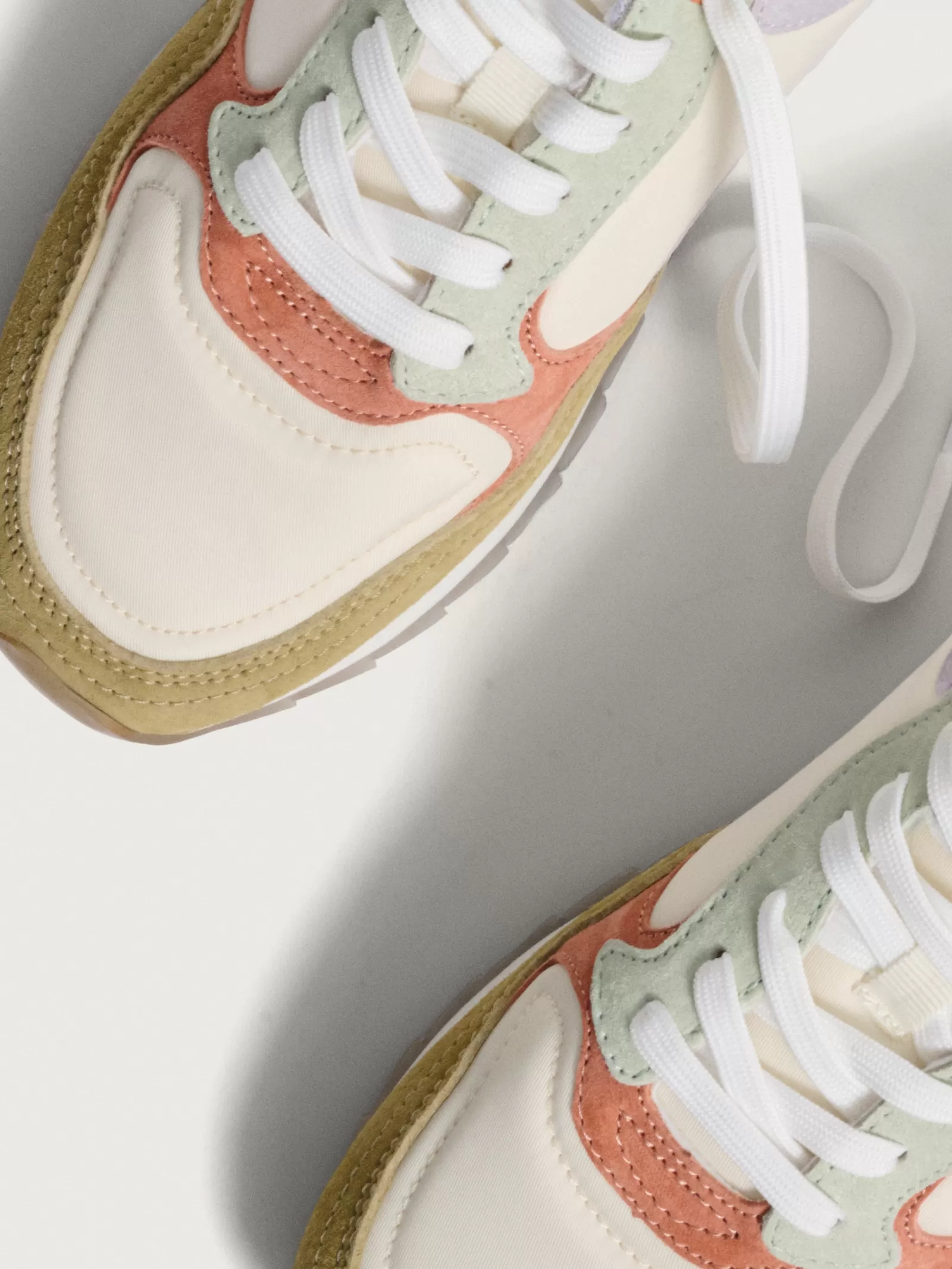 HOFF MATERA Zapatillas Deportivas Mujer - Estilo Urbano con Comodidad Elegante para Caminatas Diarias 

(Alternativa: Zapatillas Casuales HOFF MATERA para Mujer - Diseño Ligero y Moderno para Uso Diario en Temporada)