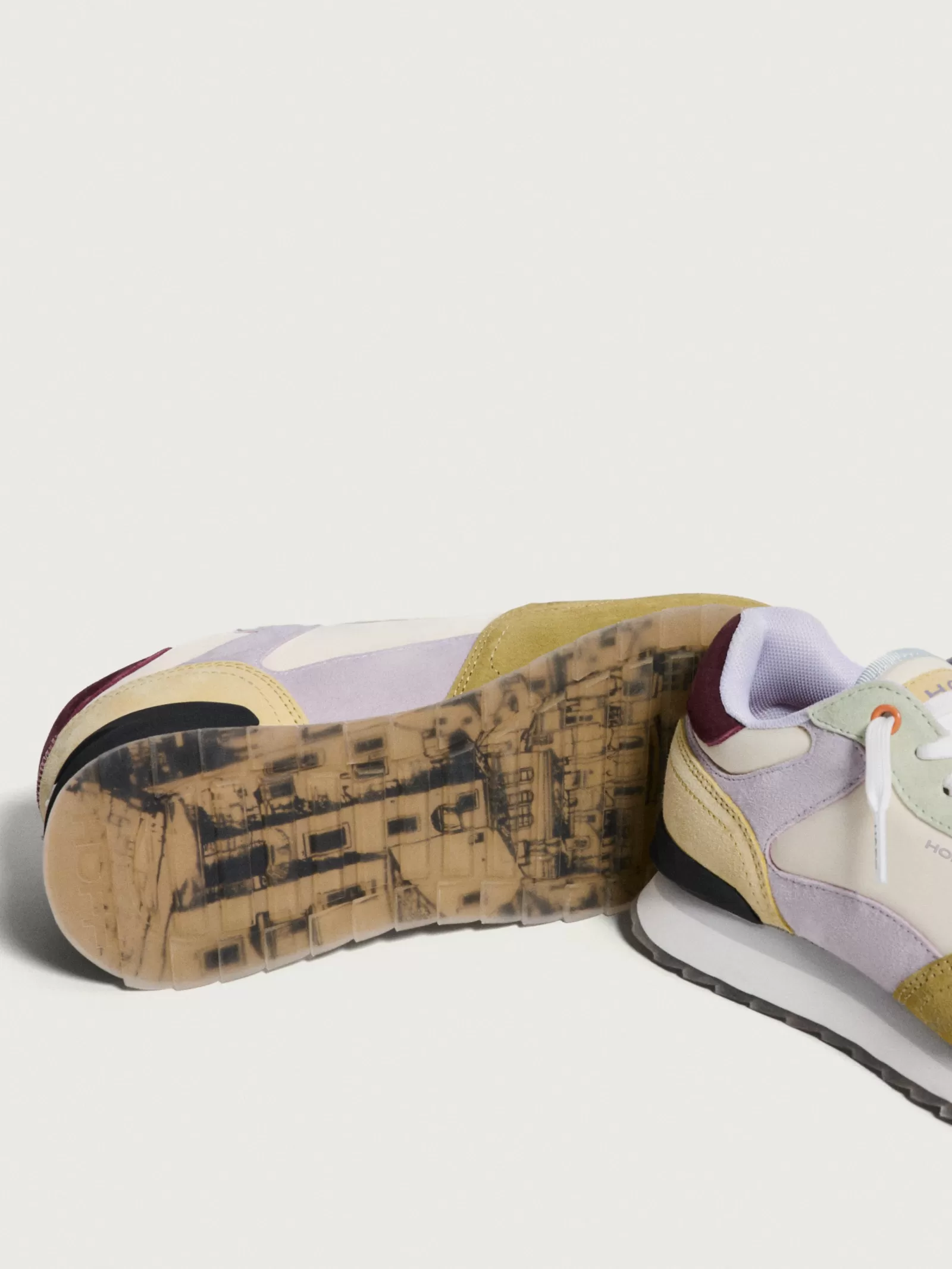 HOFF MATERA Zapatillas Deportivas Mujer - Estilo Urbano con Comodidad Elegante para Caminatas Diarias 

(Alternativa: Zapatillas Casuales HOFF MATERA para Mujer - Diseño Ligero y Moderno para Uso Diario en Temporada)
