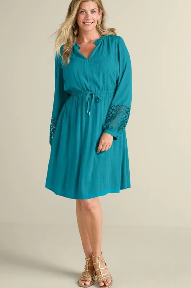 Vestido de Verano Meara en Gasas Suaves - Tonalidades Turquesas de Entornos Suaves, Estilo Boho con Inspiración Oceánica