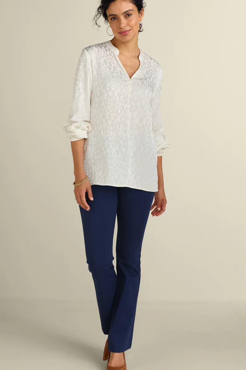 Elegante túnica Mirasol en tejido jacquard - tono marfil perlado suave | Colección exclusiva de Tops & Surroundings