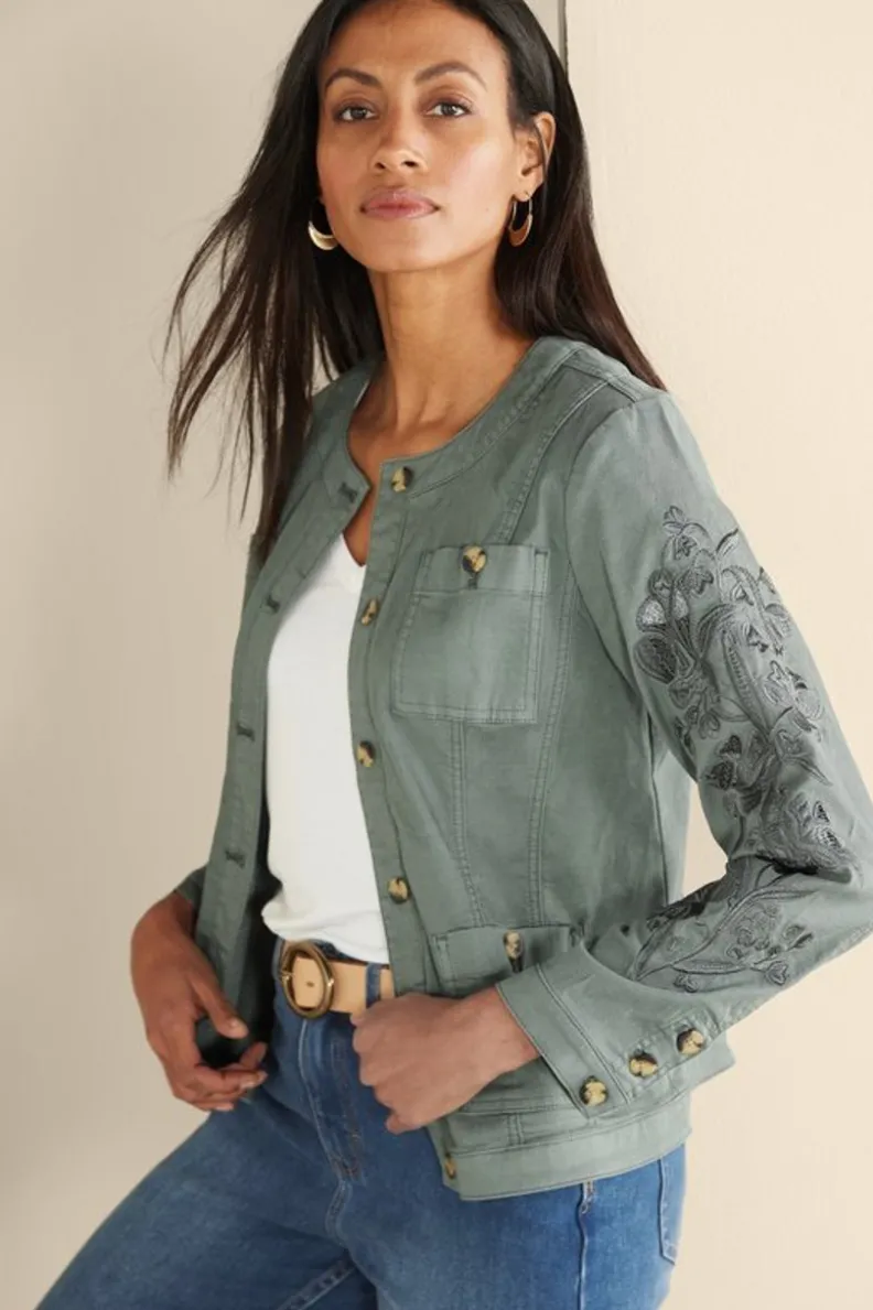 Chaqueta Utilitaria Monterey para Mujer - Verde Agave | Diseño Práctico de Soft Surroundings | Abrigos Ligeros y Versátiles