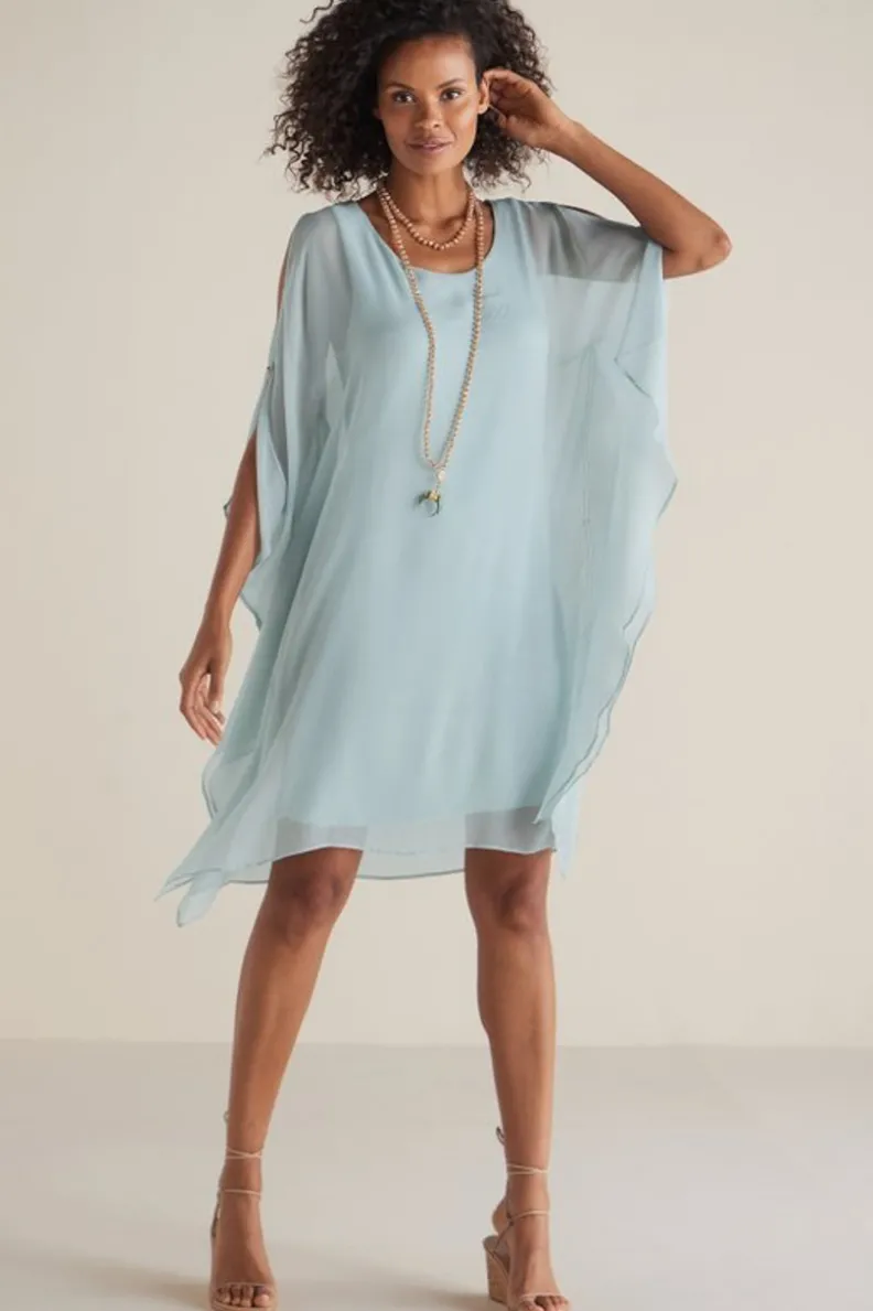 Vestido Morlaix en seda negra - Elegancia suave para tu guardarropa 

(Alternativa 1: Vestido fluido de seda Morlaix en ébano - Sofisticación Soft Surroundings) 

(Alternativa 2: Modelo Morlaix en seda noche - Detalles fluidos de Soft Surroundings)