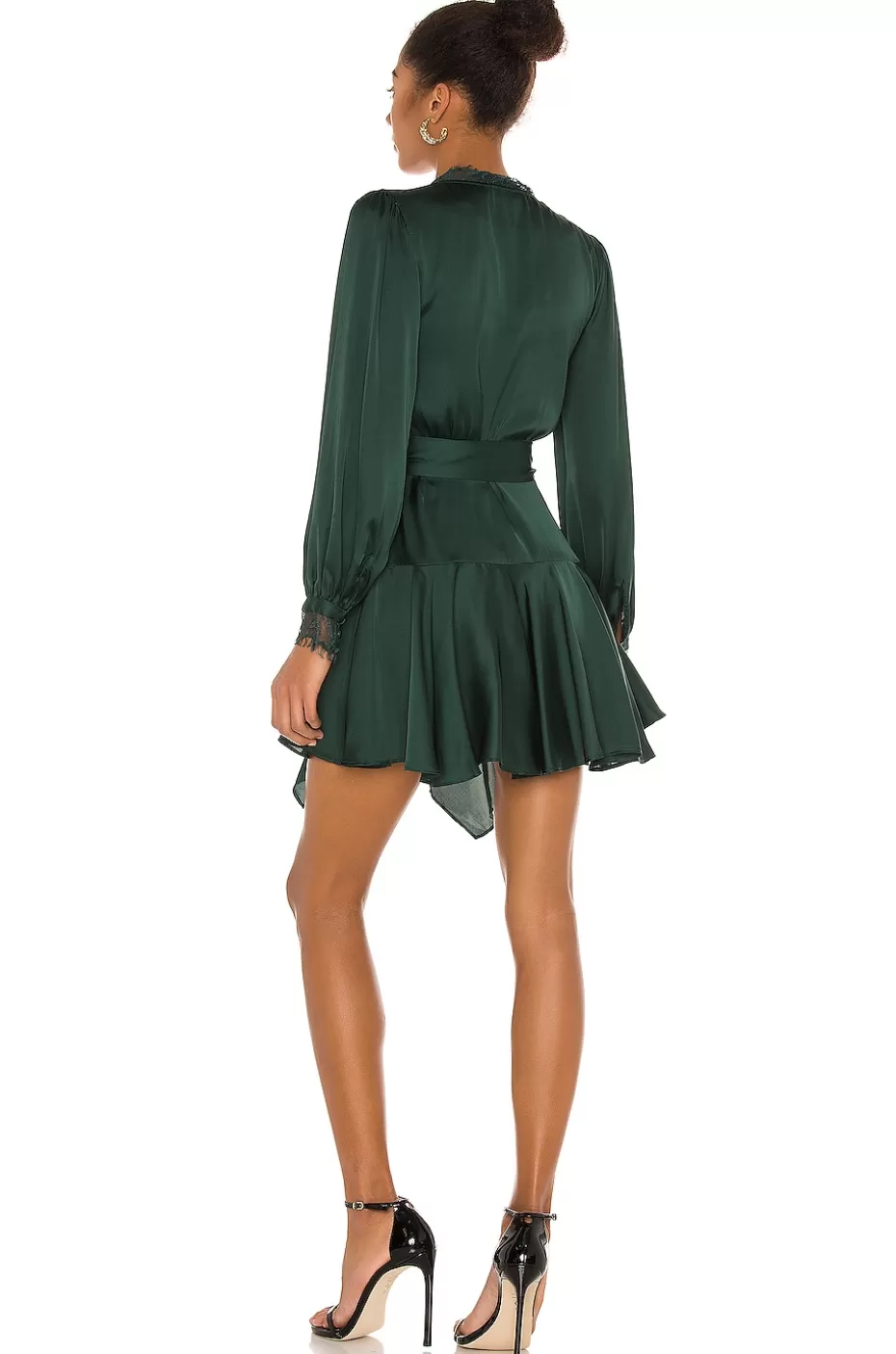 Nadeen - Vestido Corto de Temporada con Detalles Únicos | Colección Lovers + Friends | Elegancia Casual para Eventos 

(Alternativa más natural)
Mini Vestido Nadeen con Ajuste Flattering | Estilo Fresco Primavera-Verano | Diseño Exclusivo Lovers+Friends