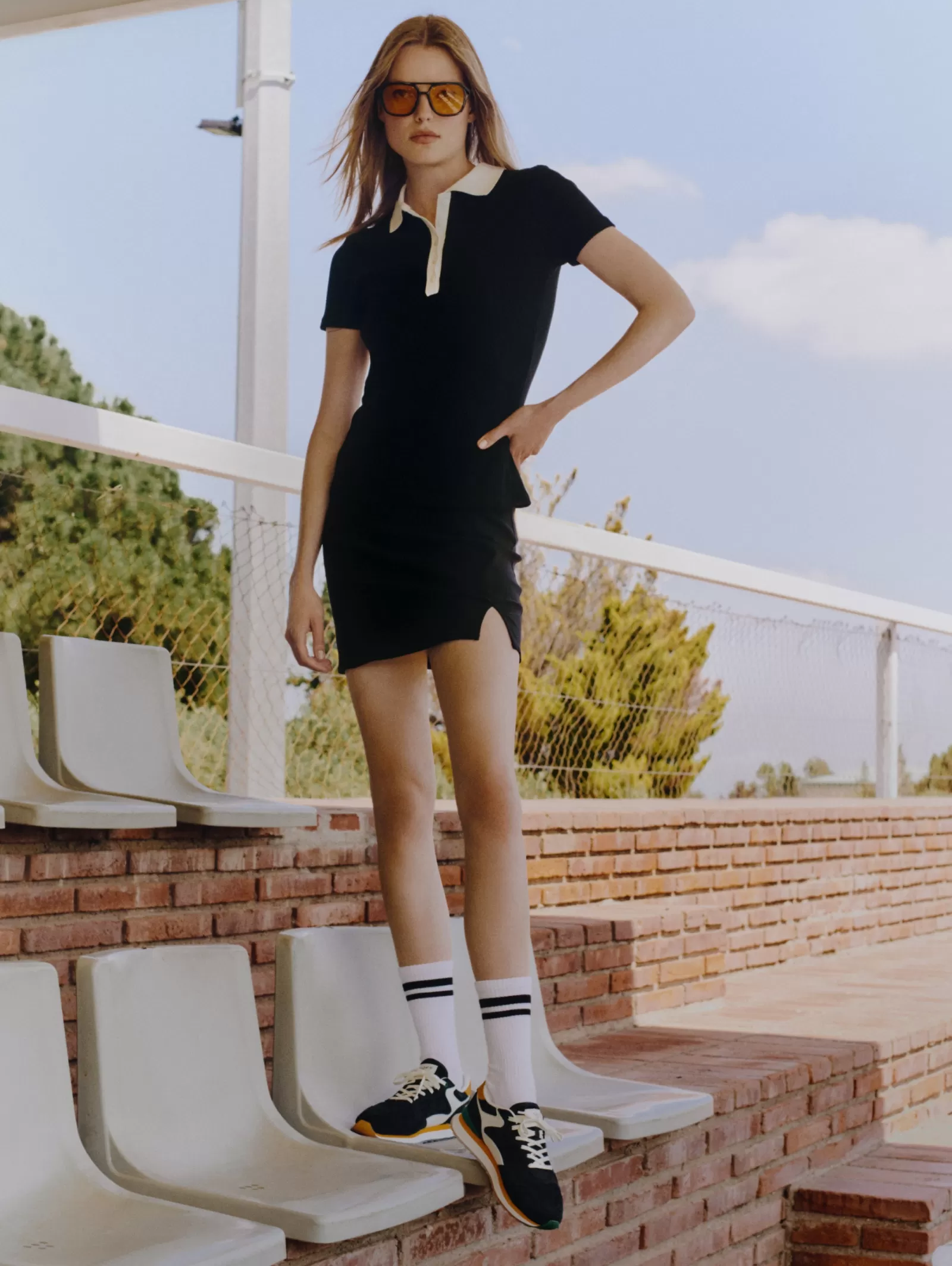 HOFF NIGREOS - Zapatillas Deportivas para Mujer | Diseño Ligero con Detalles en Negro Clásico | Calzado Casual Urbano | Talles 36-42 

(， 