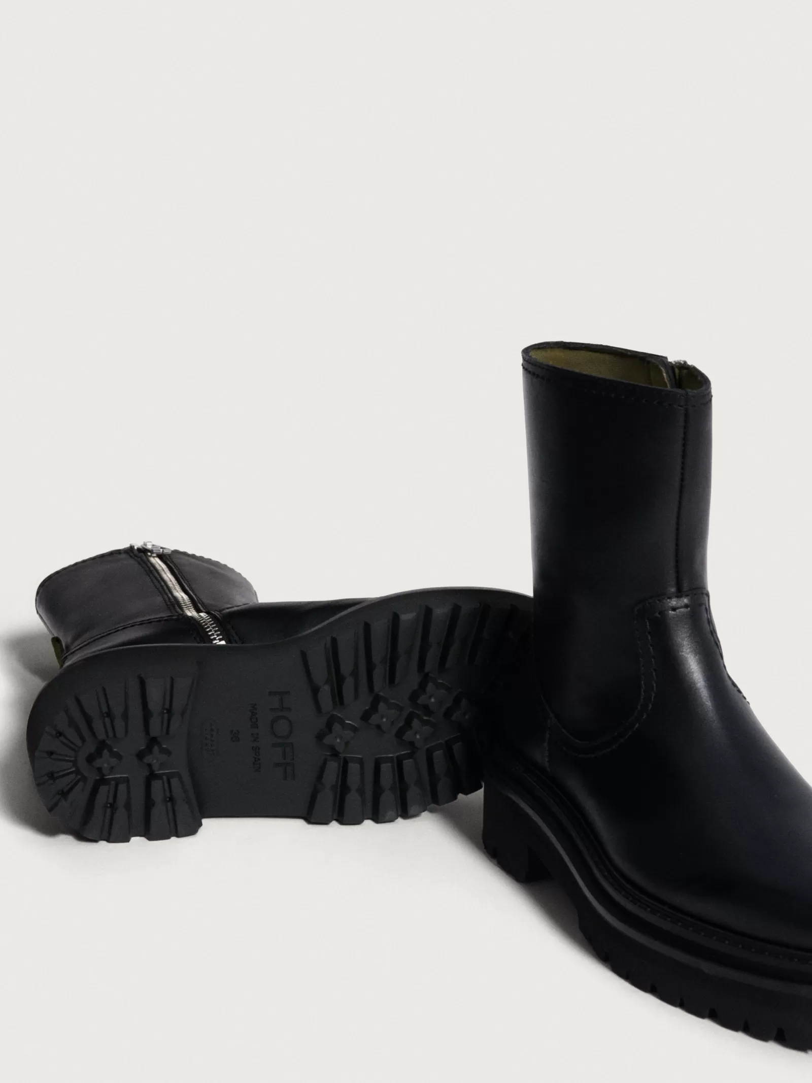 Botas de Cuero Negro Hoff Office para Mujer - Botines Elegantes con Ajuste Perfecto y Estilo Versátil para Oficina y Uso Diario