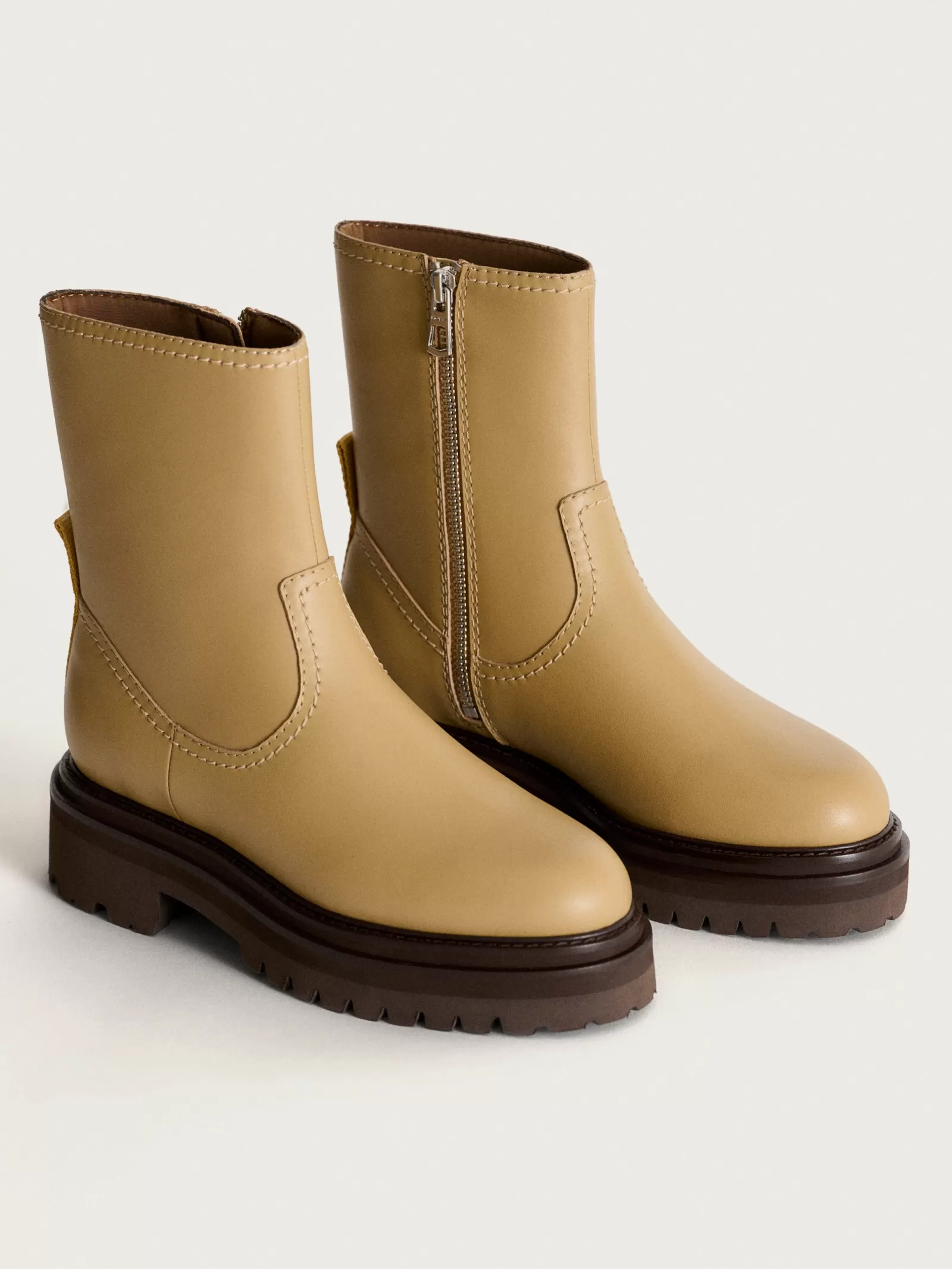 Botas HOFF Office en Cuero Ocre - Diseño Elegante para Mujer | Botines y Botas de Temporada