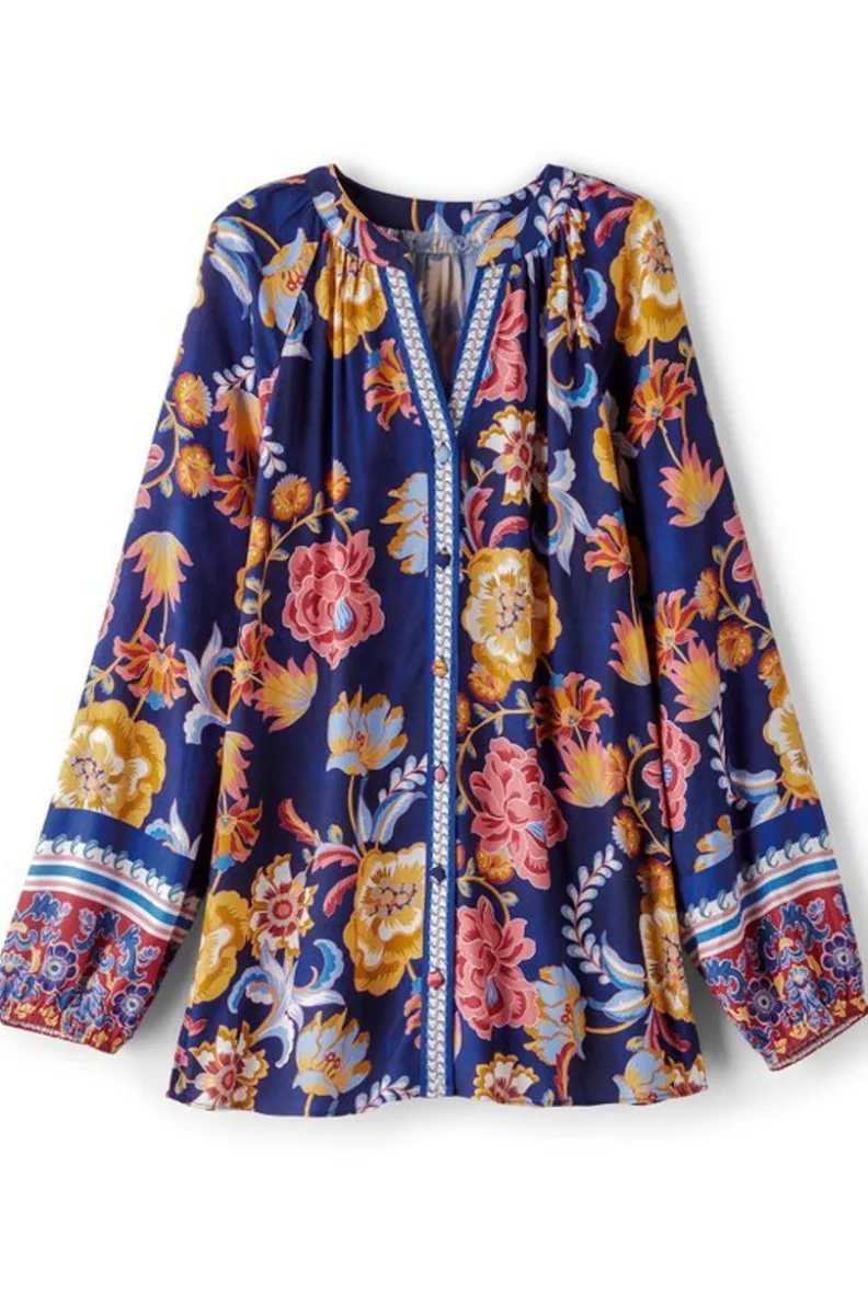 Blusa Hawaiana Flores de Akrotiri - Diseño Exclusivo Tops by Soft Surroundings | Comodidad Elegante con Estampado Botánico | Modelo Resort Primavera 2024