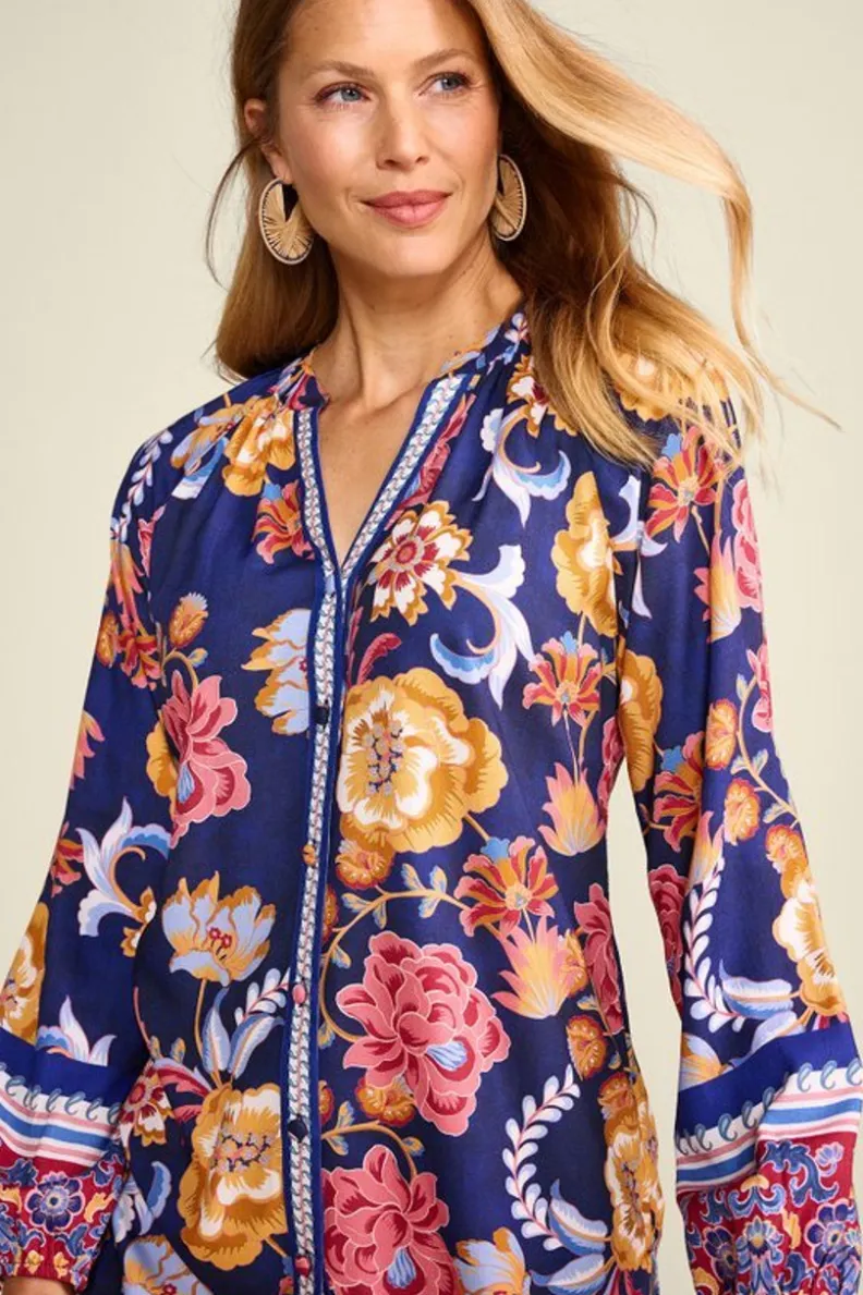 Blusa Hawaiana Flores de Akrotiri - Diseño Exclusivo Tops by Soft Surroundings | Comodidad Elegante con Estampado Botánico | Modelo Resort Primavera 2024
