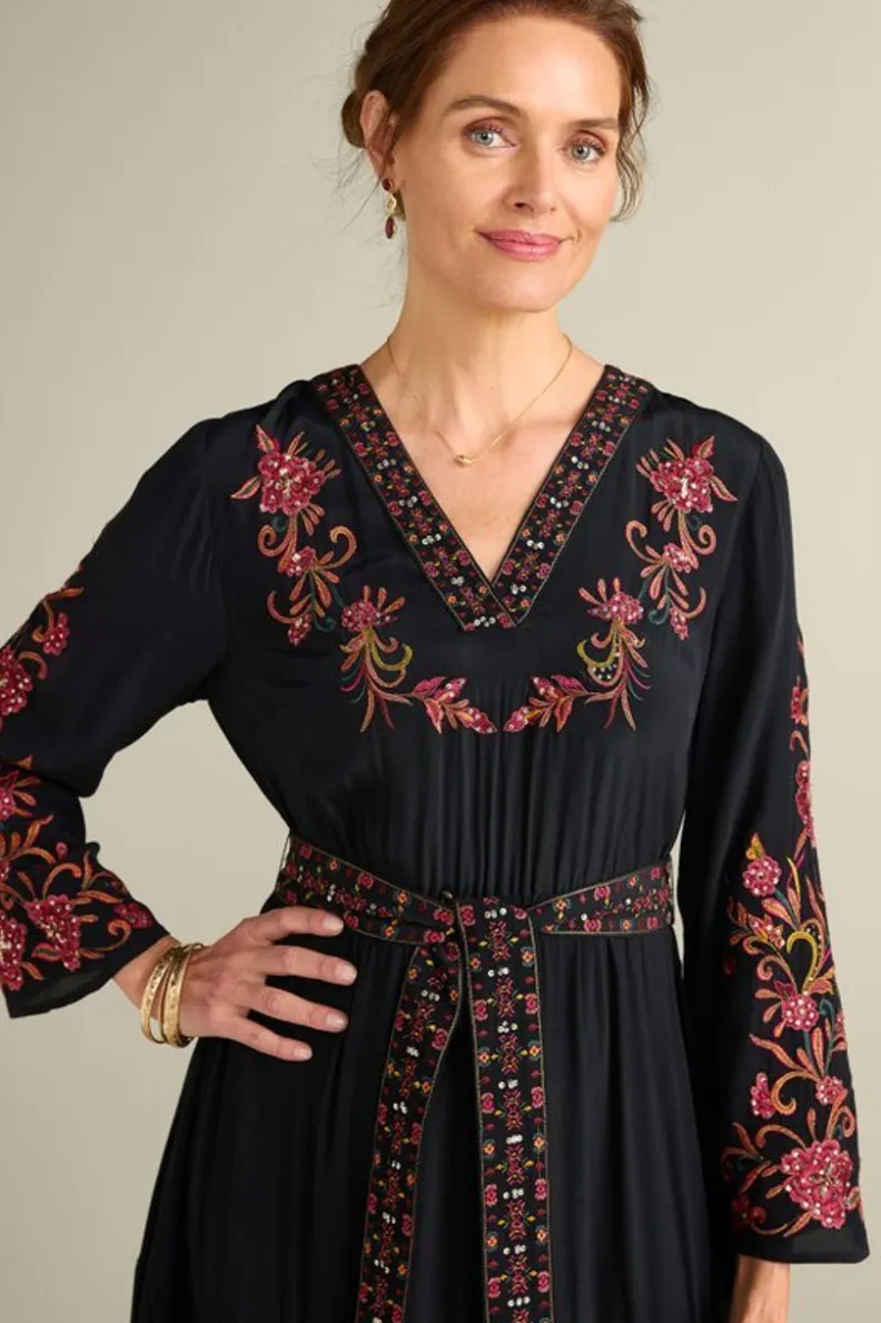 Vestido Largo con Adornos de Ónix - Negro Sofisticado de Soft Surroundings