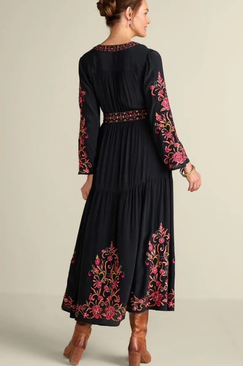 Vestido Largo con Adornos de Ónix - Negro Sofisticado de Soft Surroundings
