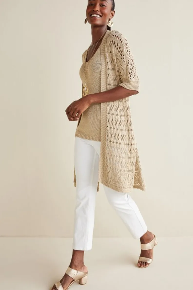 Cárdigan Opalescente con Brillo Sutil en Tono Sésamo - Suéteres y Chaquetas Versátiles de Soft Surroundings