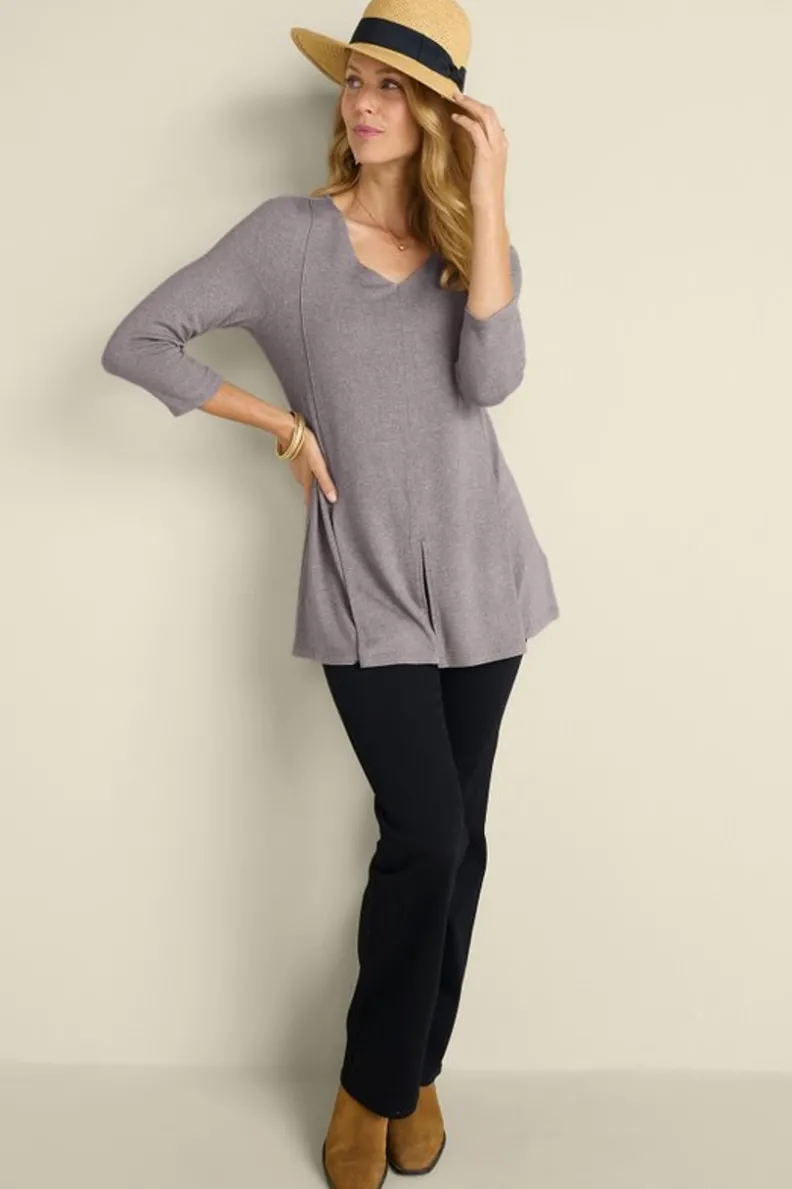 Blusas Elegantes: Túnica Ophelia en Gris Melange de Soft Surroundings - Conjunto Cómodo con Leggings